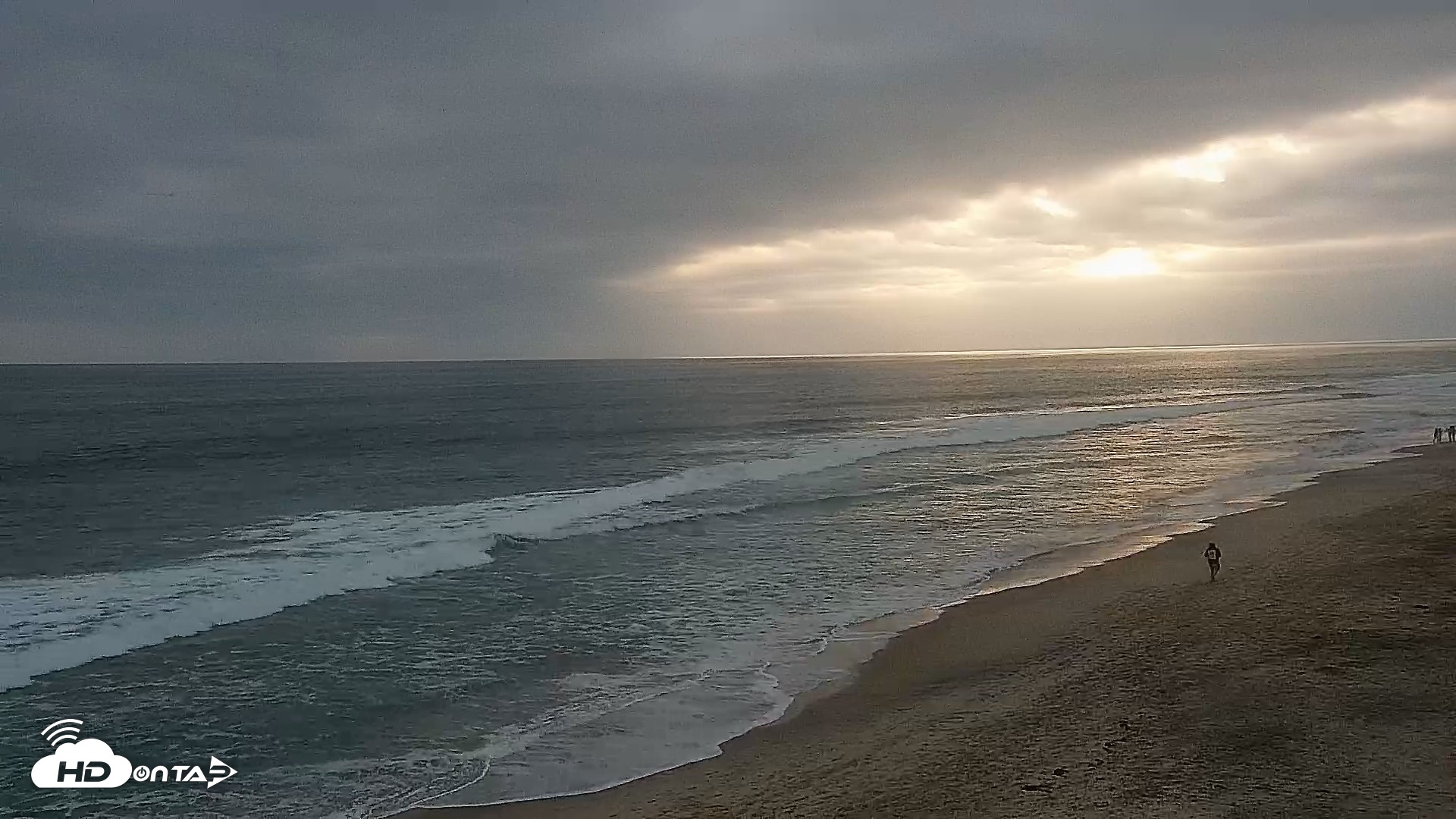 Snapshot of Carlsbad Beach Surf Live Webcam taken Jun 6, 2026, 8:18pm PDT