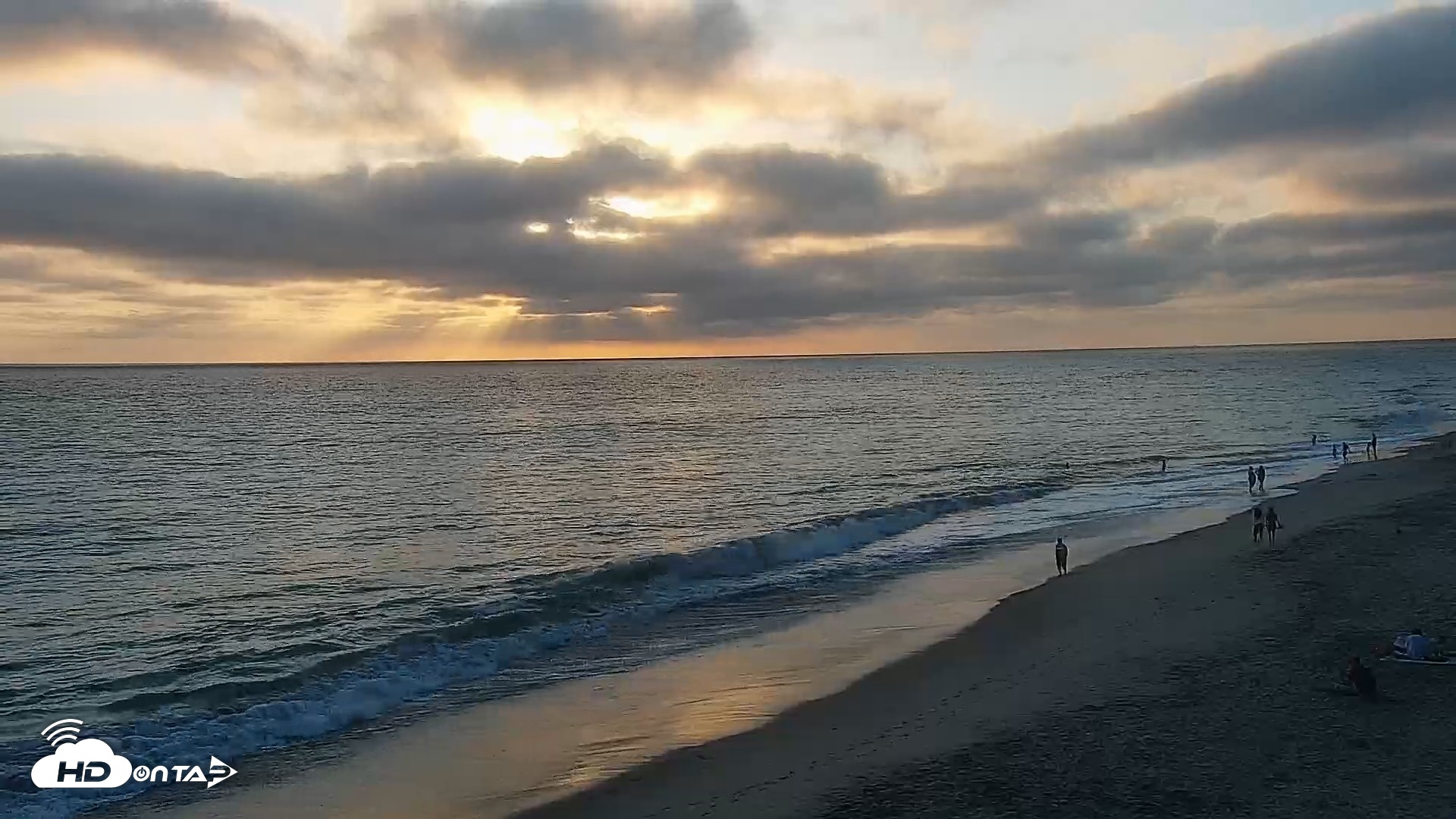 Snapshot of Carlsbad Beach Surf Live Webcam taken Aug 11, 2026, 7:10pm PDT