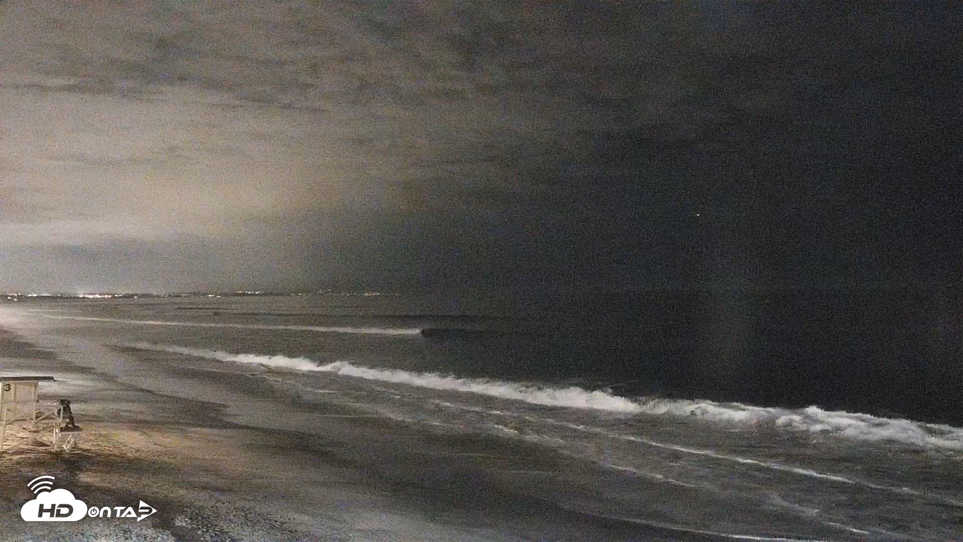 Snapshot of Carlsbad Beach Surf Live Webcam taken Sep 5, 2026, 11:31pm PDT