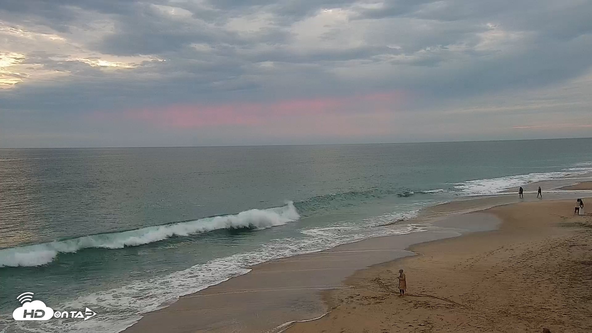 Snapshot of Carlsbad Beach Surf Live Webcam taken Jul 11, 2026, 8:11pm PDT
