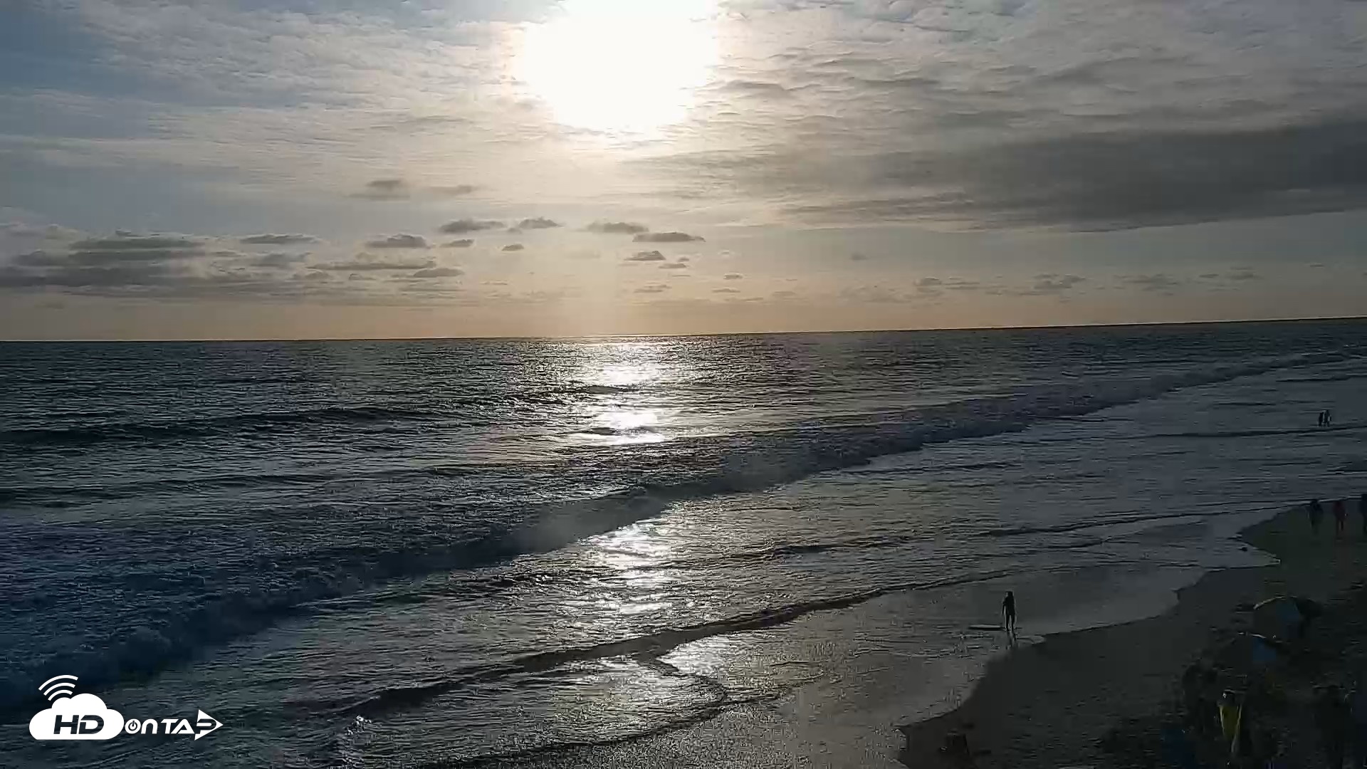 Snapshot of Carlsbad Beach Surf Live Webcam taken May 25, 2026, 6:48pm PDT