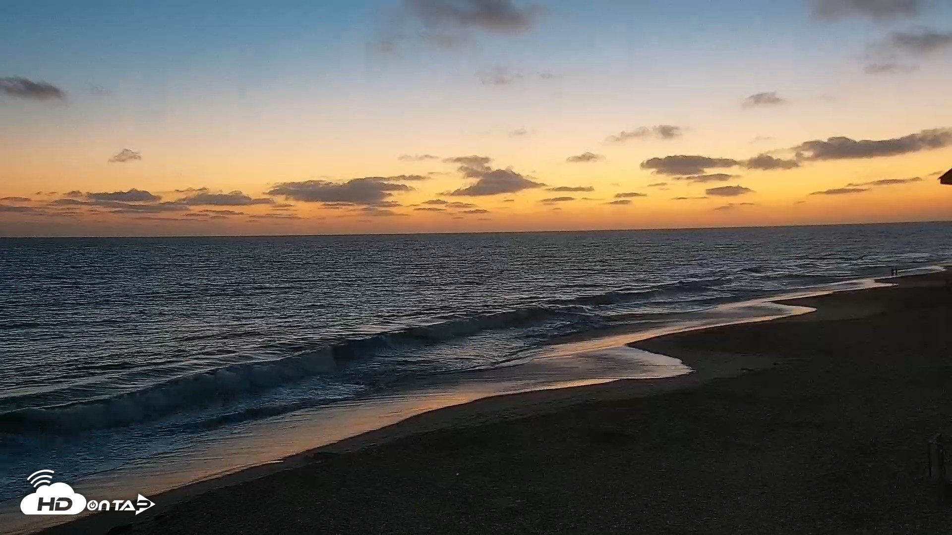 Snapshot of Carlsbad Beach Surf Live Webcam taken Jul 2, 2026, 8:34pm PDT
