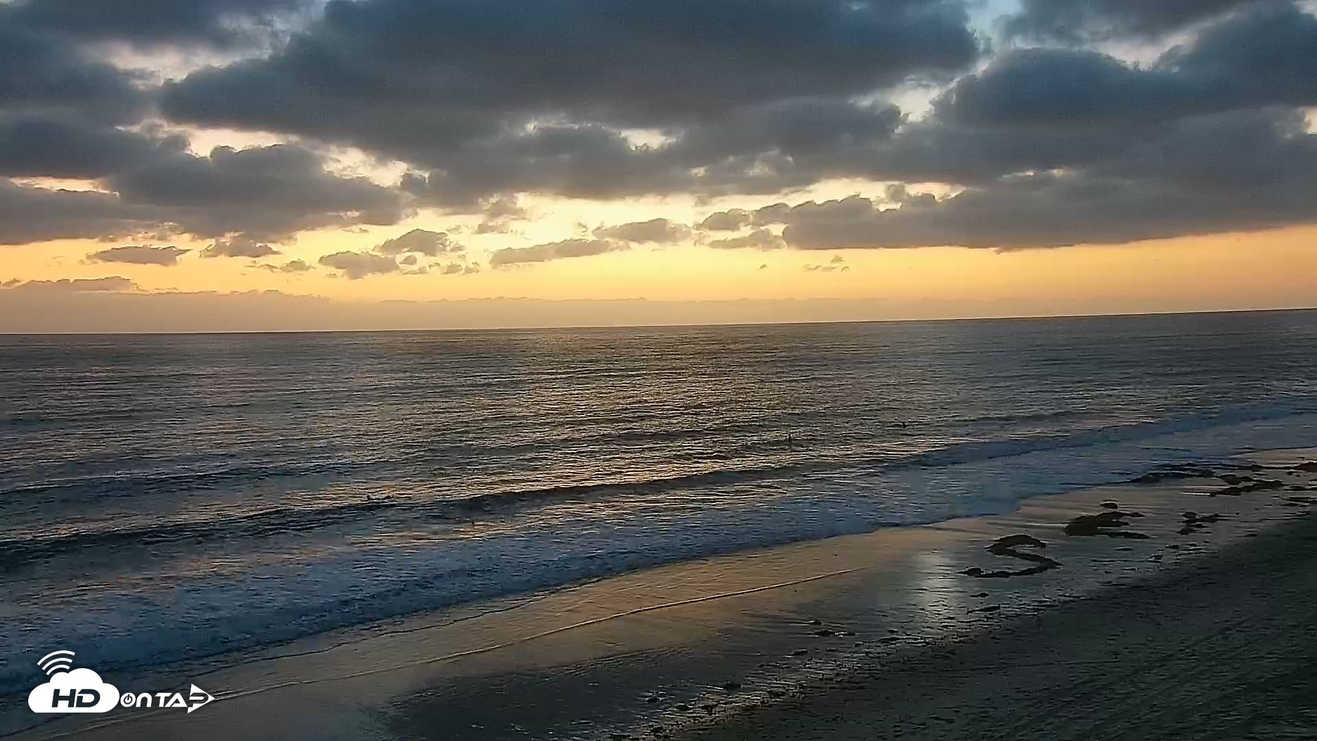 Snapshot of Carlsbad Beach Surf Live Webcam taken Sep 15, 2026, 7:19pm PDT