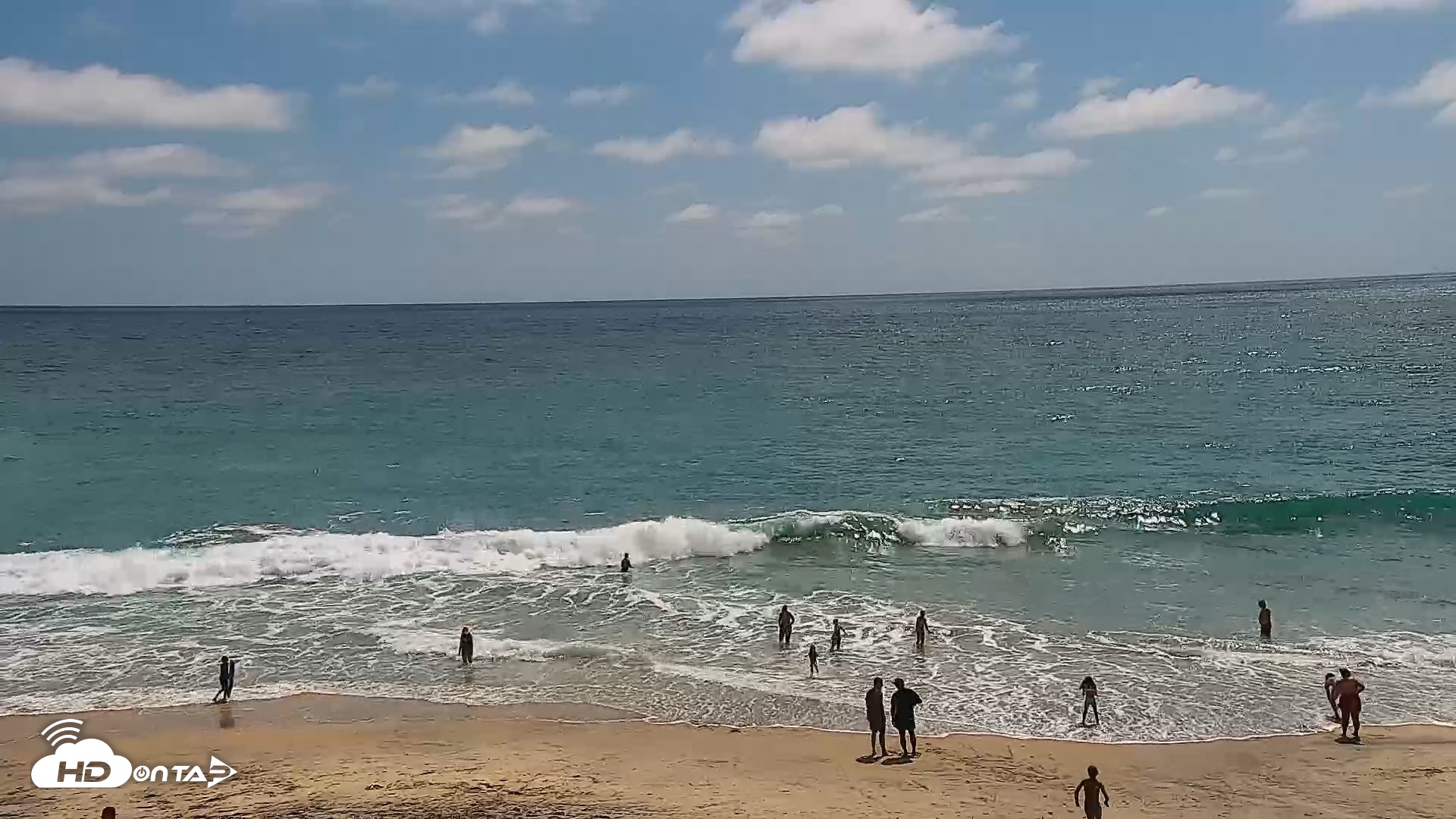 Snapshot of Carlsbad Beach Surf Live Webcam taken Jul 1, 2026, 3:11pm PDT