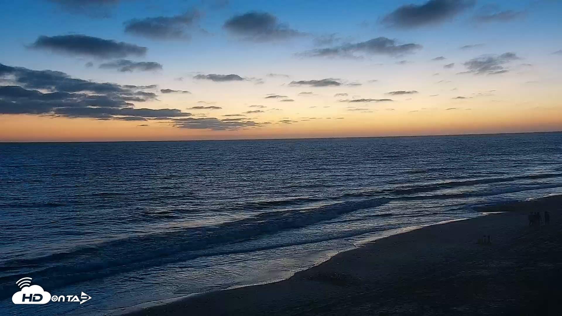 Snapshot of Carlsbad Beach Surf Live Webcam taken Sep 1, 2026, 7:44pm PDT