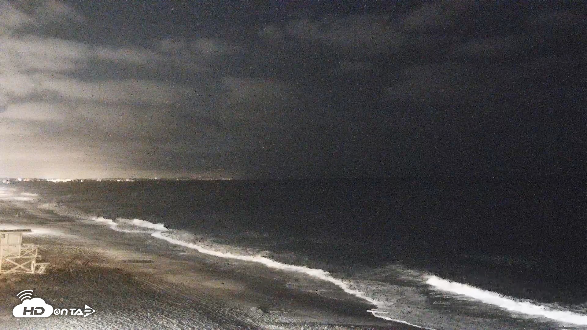 Snapshot of Carlsbad Beach Surf Live Webcam taken Sep 1, 2026, 9:17pm PDT