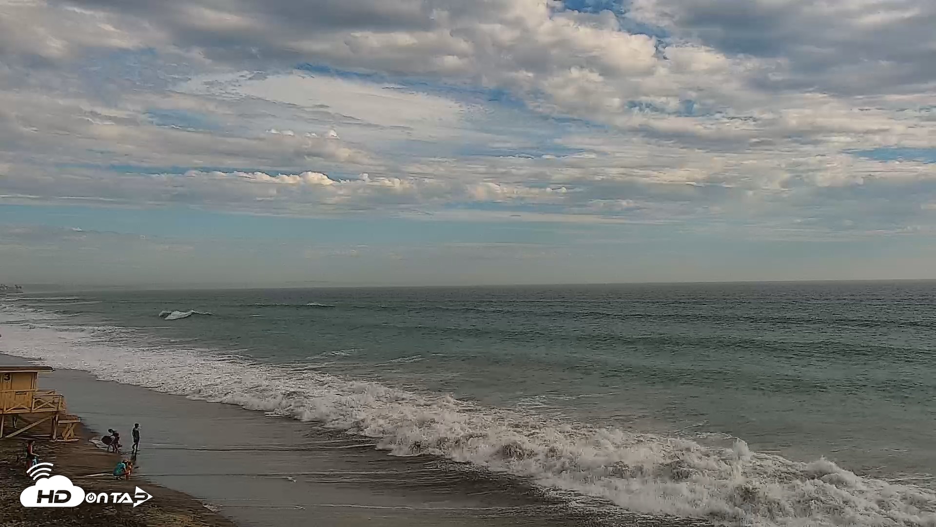 Snapshot of Carlsbad Beach Surf Live Webcam taken Sep 7, 2026, 5:11pm PDT