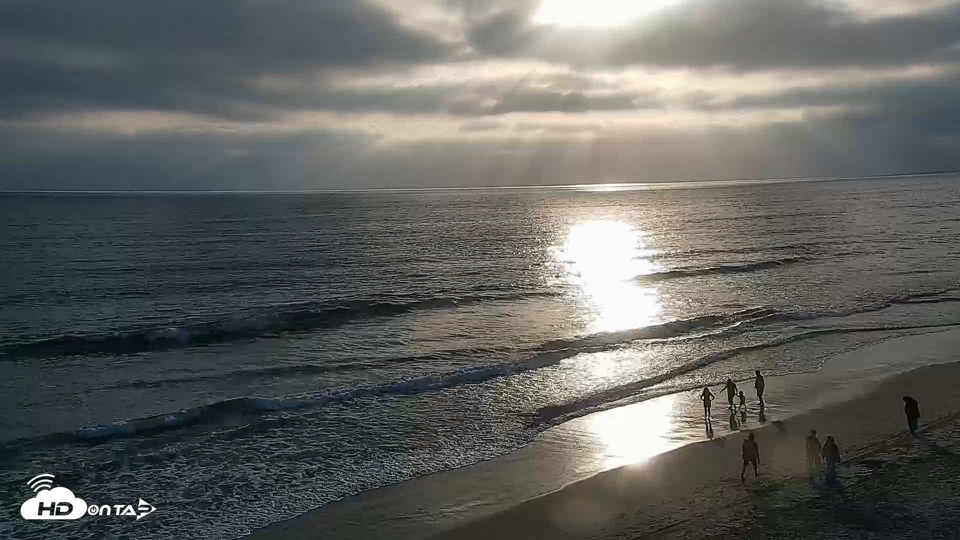 Snapshot of Carlsbad Beach Surf Live Webcam taken May 9, 2026, 6:42pm PDT