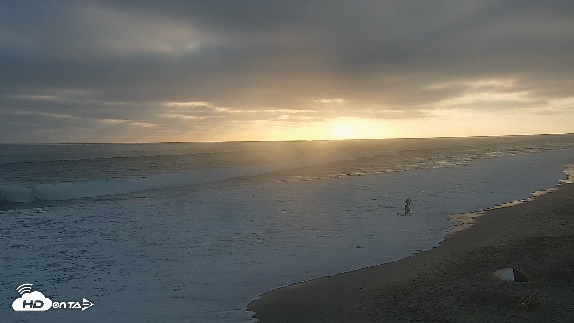 Snapshot of Carlsbad Beach Surf Live Webcam taken Jun 16, 2026, 7:15pm PDT