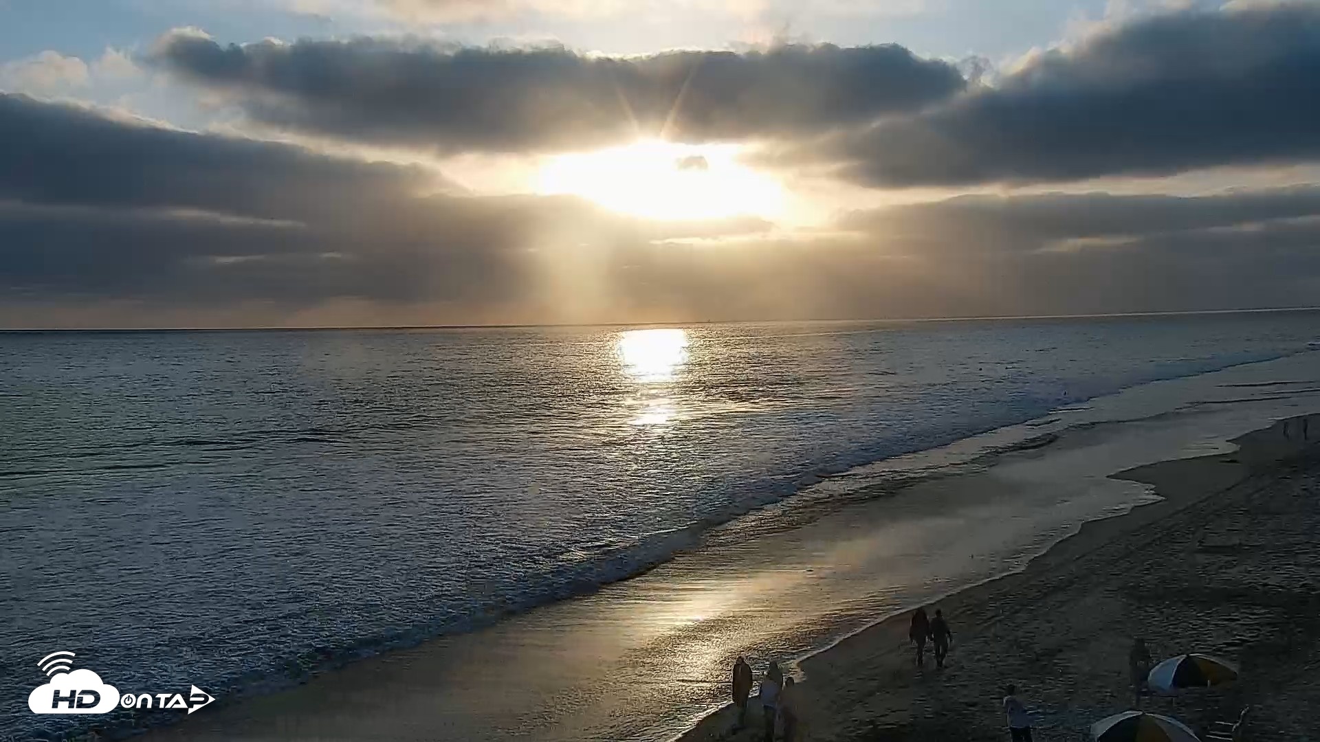 Snapshot of Carlsbad Beach Surf Live Webcam taken May 22, 2026, 7:11pm PDT