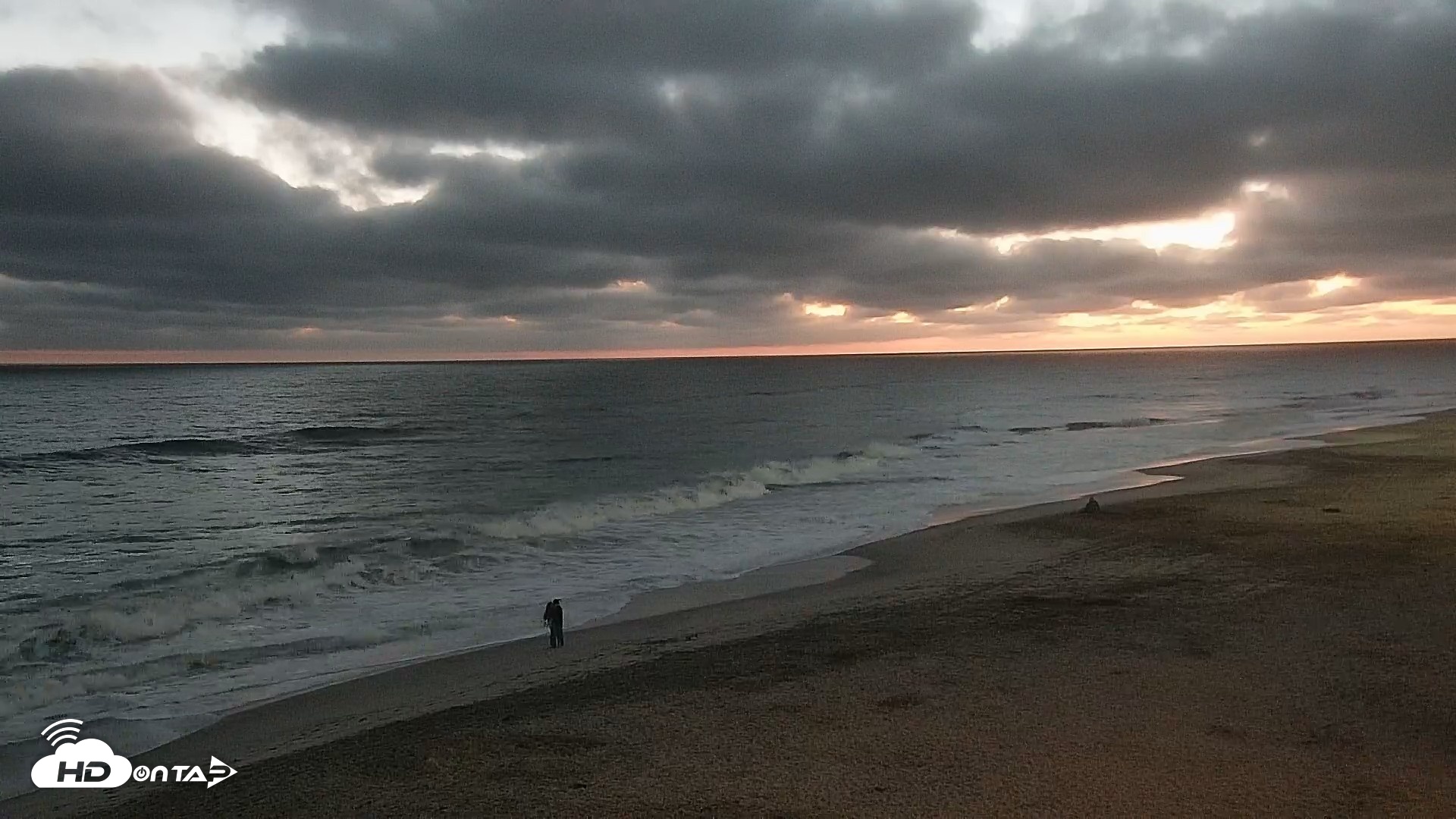 Snapshot of Carlsbad Beach Surf Live Webcam taken Jul 5, 2026, 8:37pm PDT