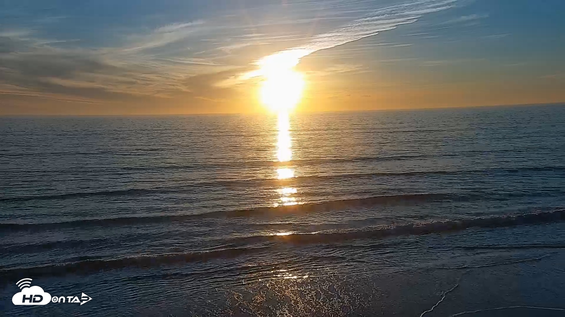 Snapshot of Carlsbad Beach Surf Live Webcam taken Feb 23, 2026, 5:29pm PST
