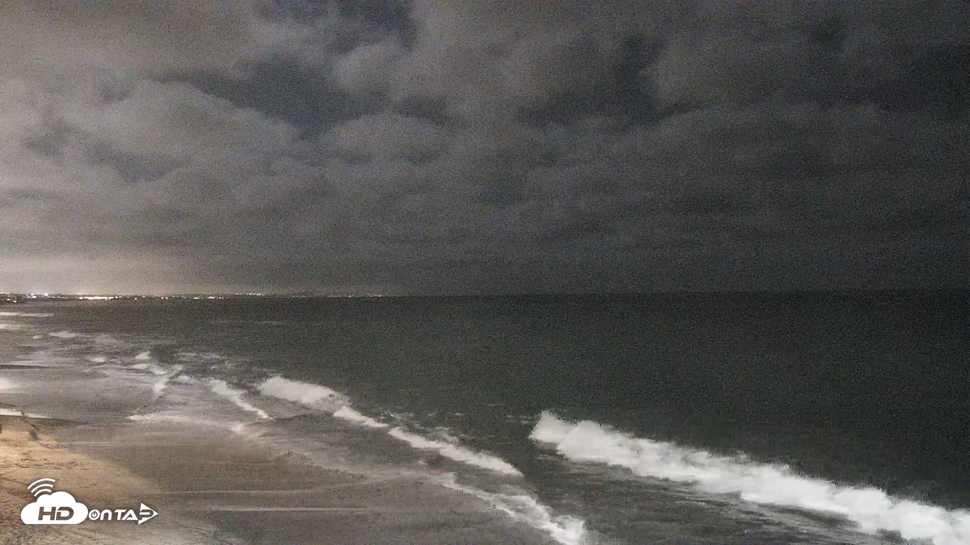 Snapshot of Carlsbad Beach Surf Live Webcam taken Sep 22, 2026, 8:22pm PDT