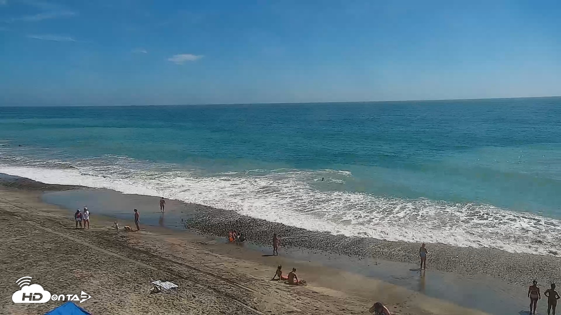 Snapshot of Carlsbad Beach Surf Live Webcam taken Aug 18, 2026, 3:20pm PDT