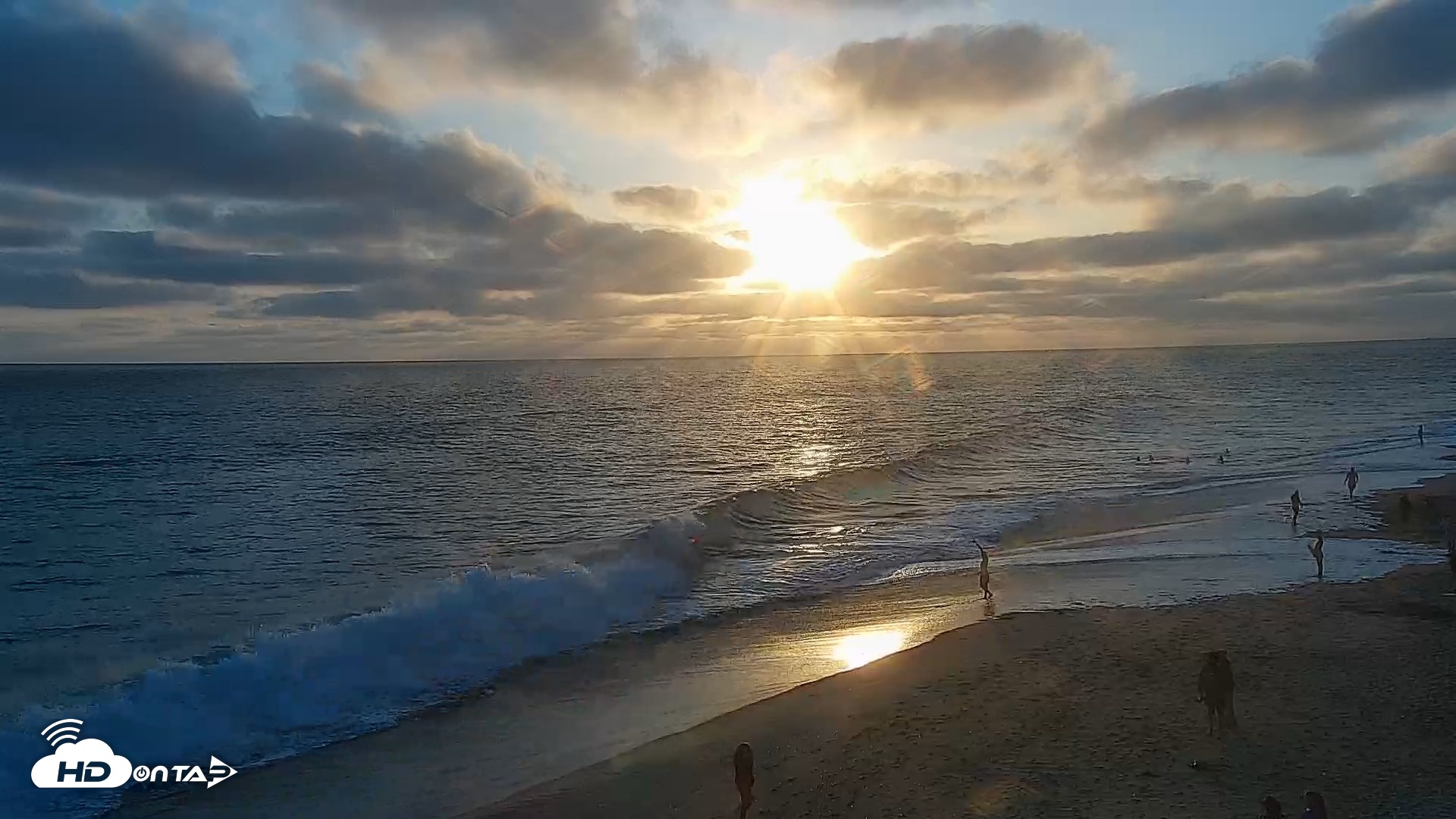 Snapshot of Carlsbad Beach Surf Live Webcam taken Jul 13, 2026, 7:39pm PDT