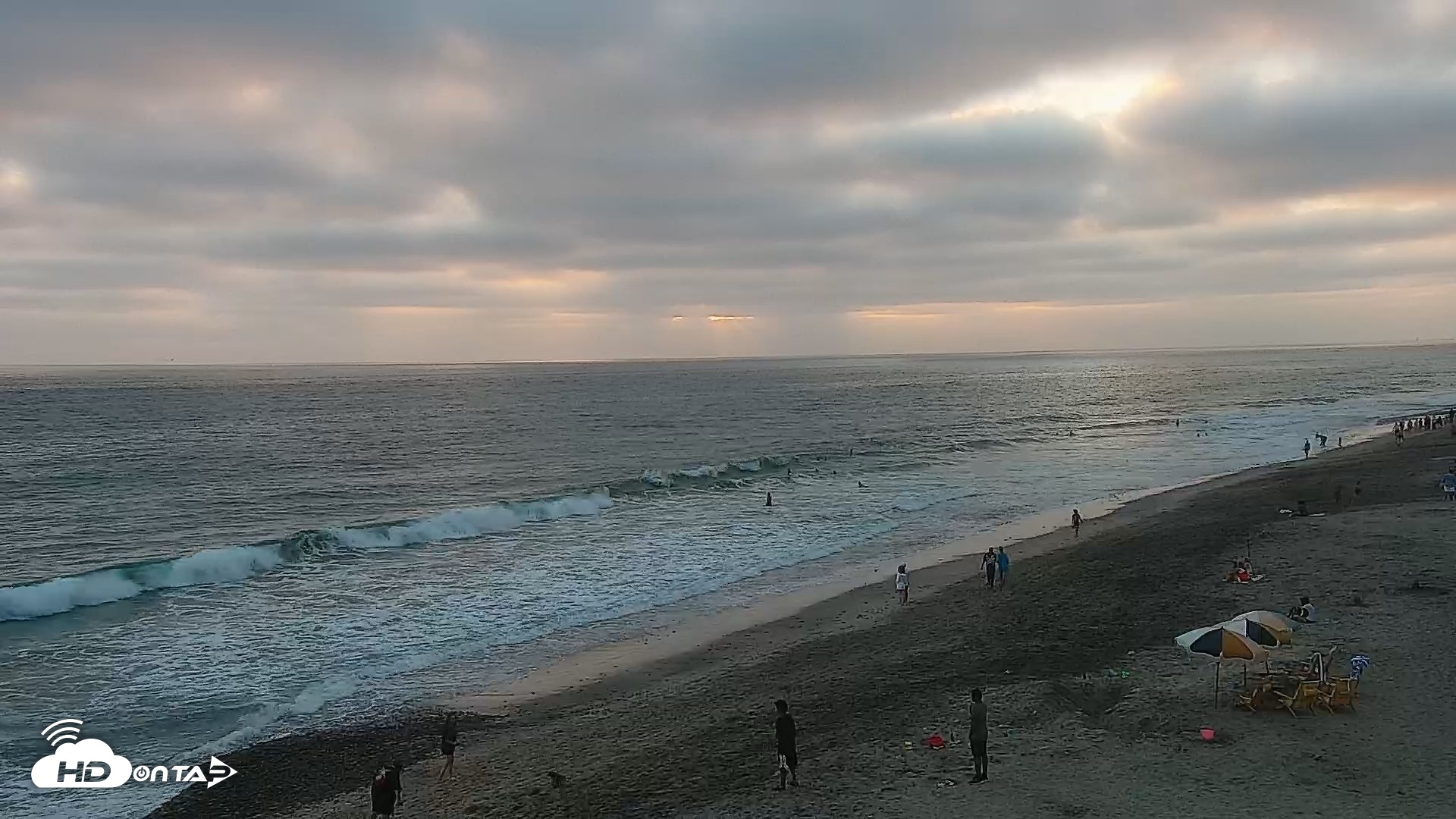 Snapshot of Carlsbad Beach Surf Live Webcam taken Aug 2, 2026, 7:34pm PDT