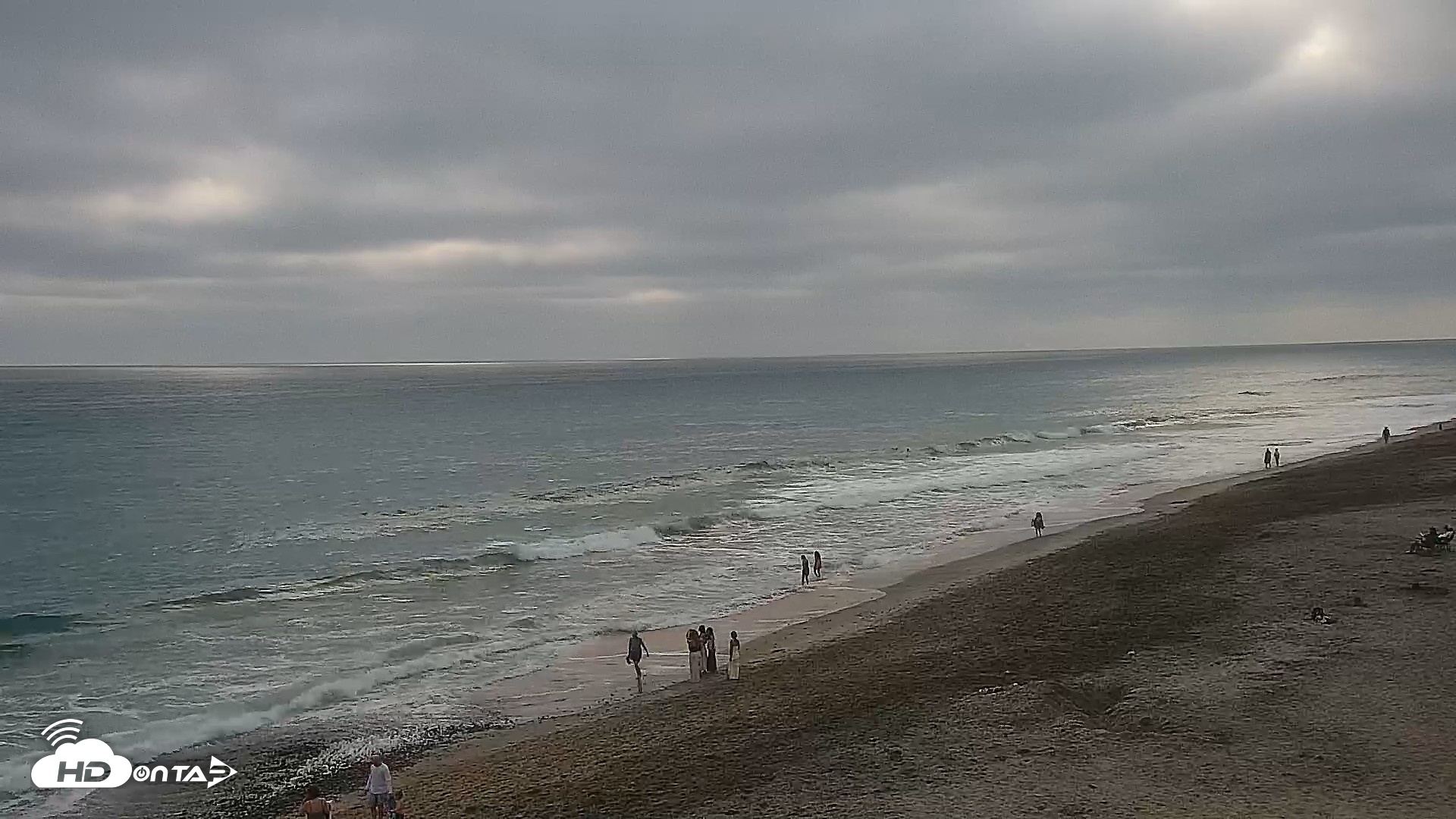 Snapshot of Carlsbad Beach Surf Live Webcam taken Aug 2, 2026, 8:06pm PDT