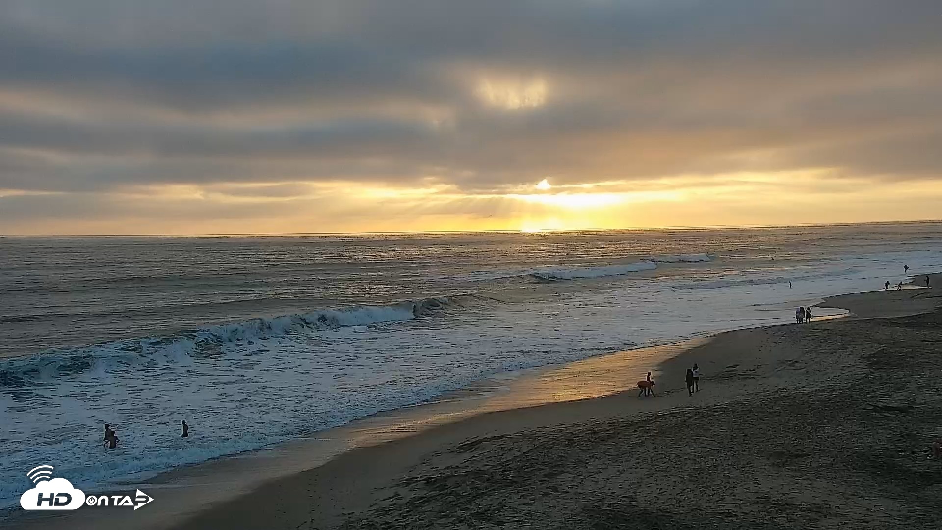 Snapshot of Carlsbad Beach Surf Live Webcam taken Jul 8, 2026, 7:37pm PDT