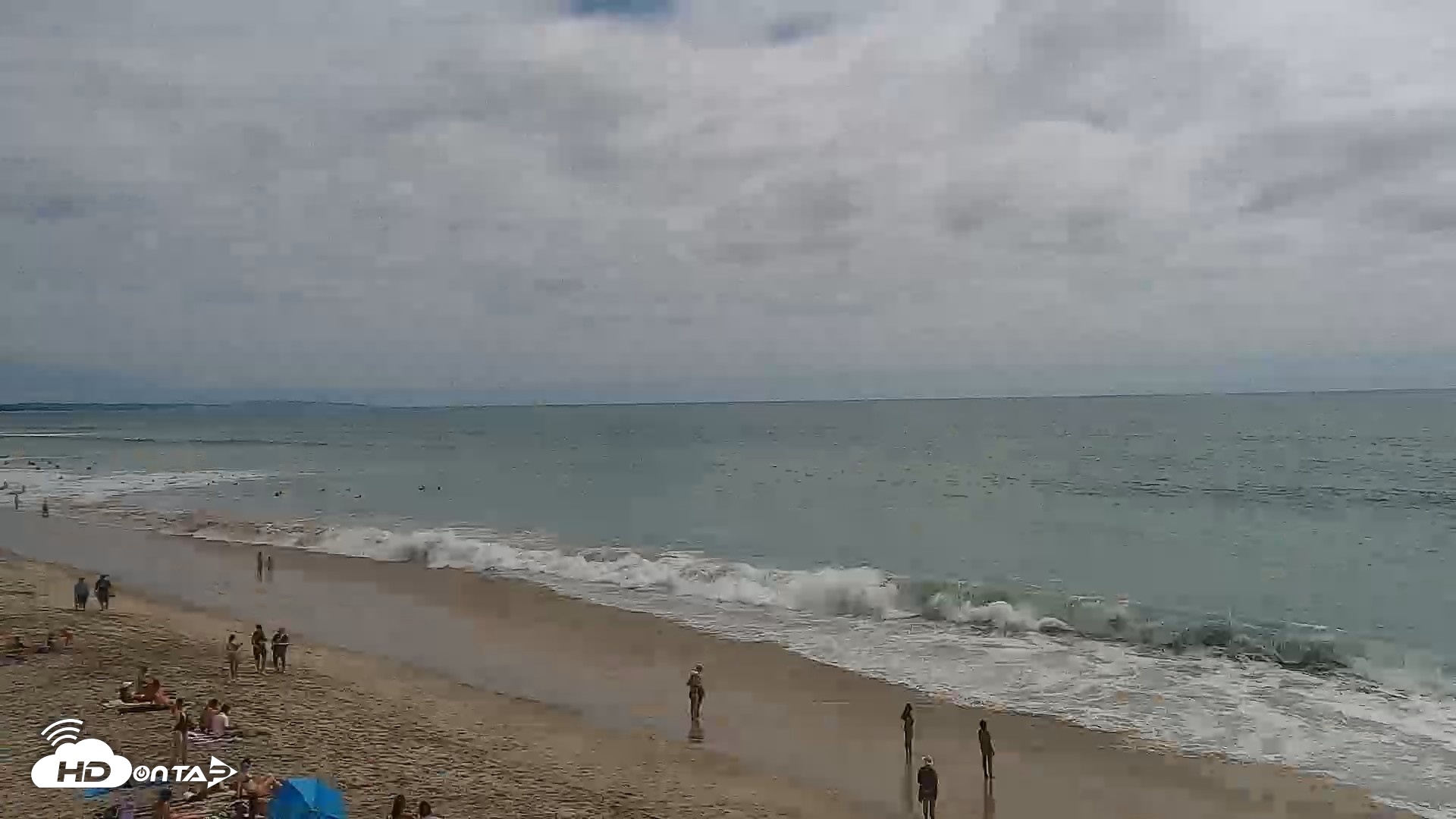 Snapshot of Carlsbad Beach Surf Live Webcam taken Aug 14, 2026, 2:44pm PDT