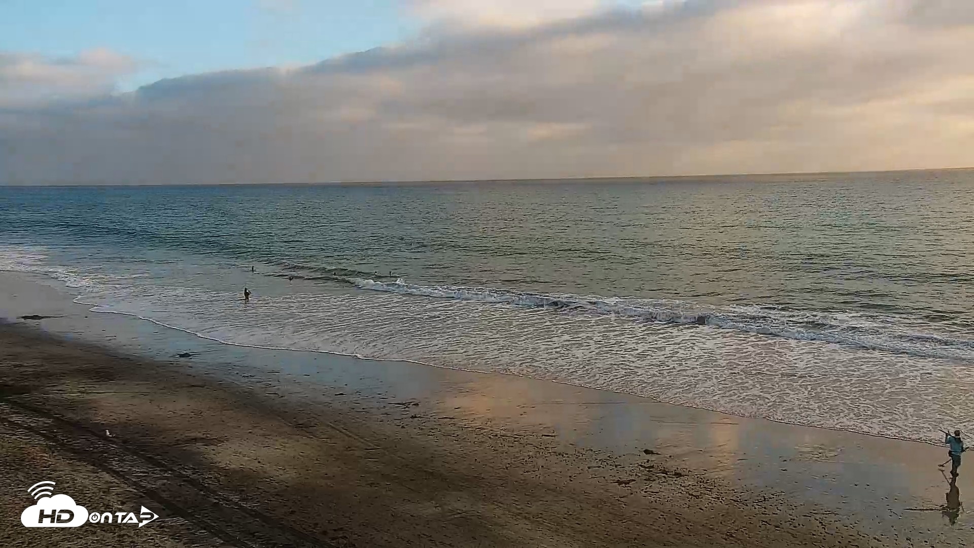 Snapshot of Carlsbad Beach Surf Live Webcam taken Sep 14, 2026, 6:00pm PDT