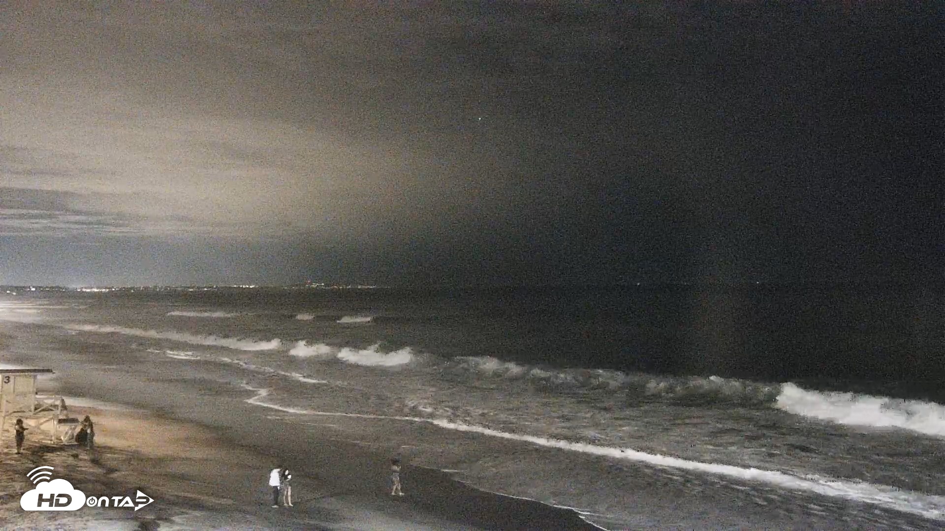 Snapshot of Carlsbad Beach Surf Live Webcam taken Sep 6, 2026, 10:13pm PDT