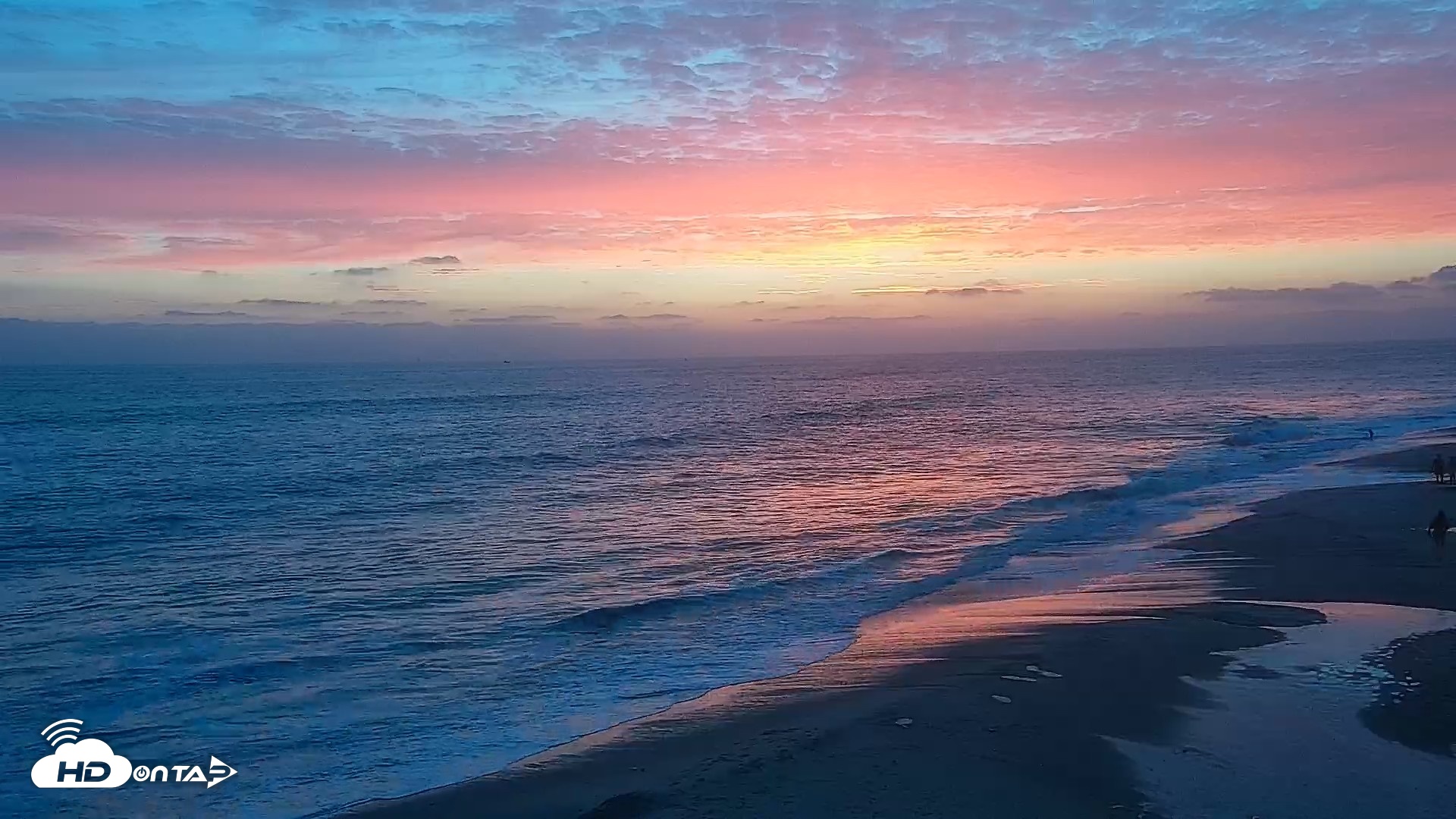 Snapshot of Carlsbad Beach Surf Live Webcam taken Jul 25, 2026, 8:07pm PDT