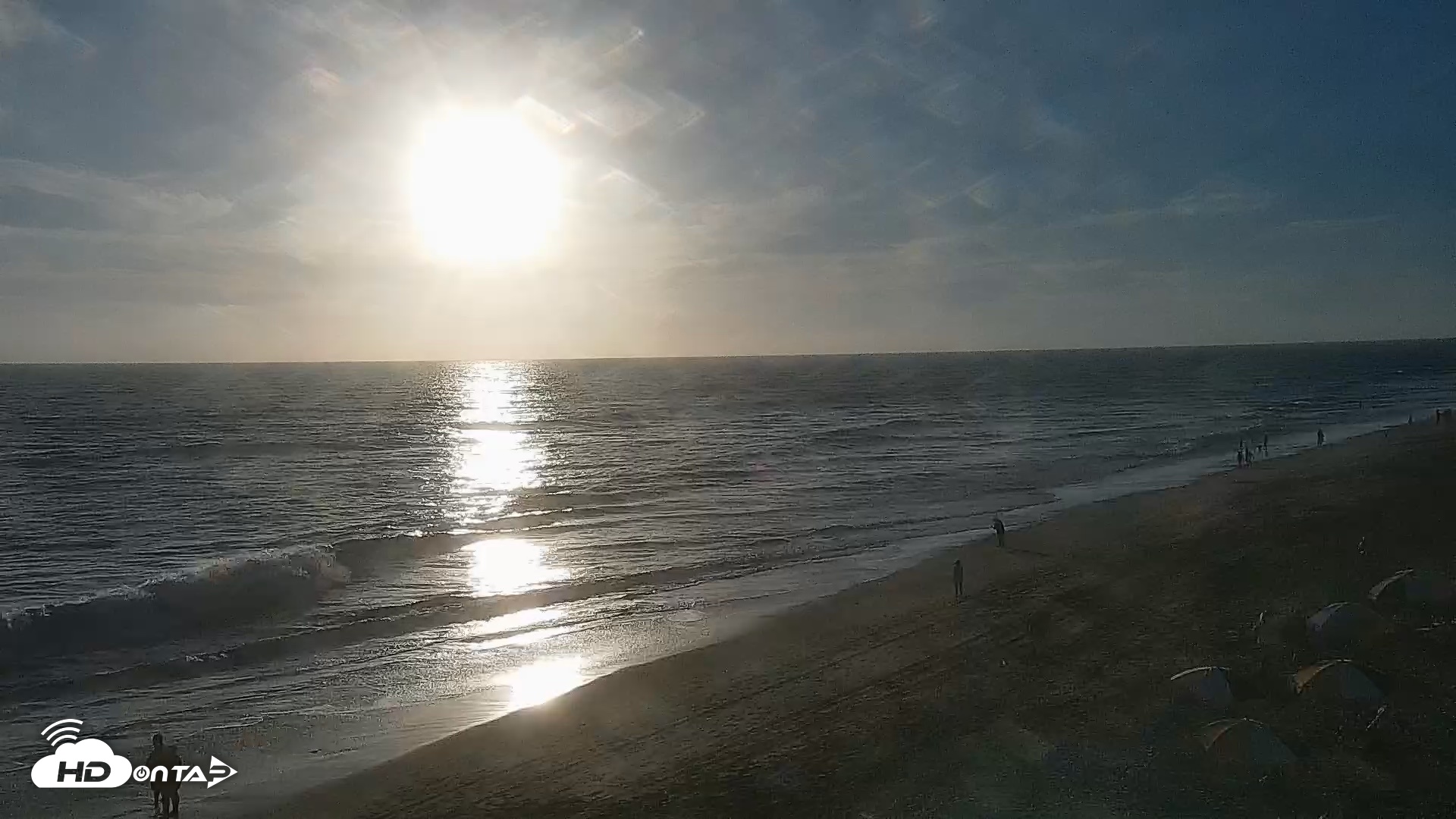 Snapshot of Carlsbad Beach Surf Live Webcam taken Aug 17, 2026, 6:57pm PDT
