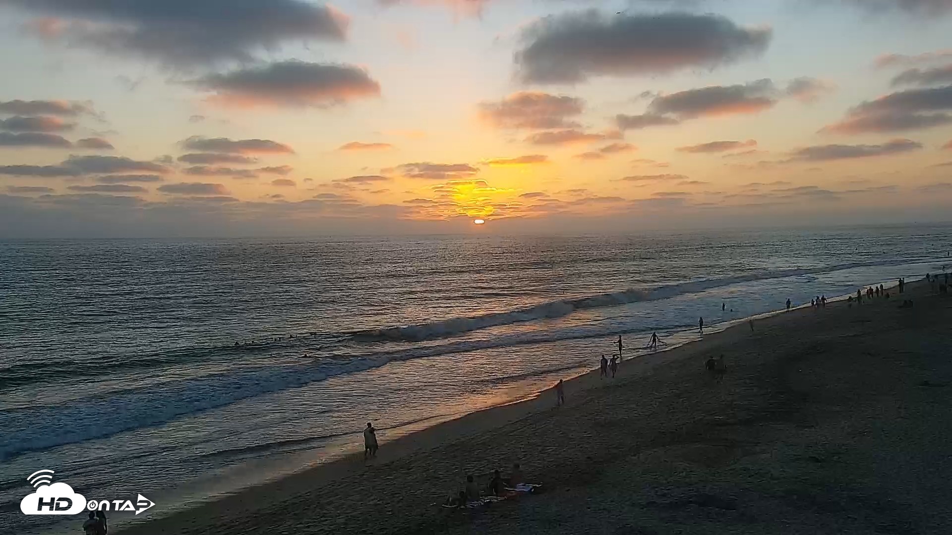 Snapshot of Carlsbad Beach Surf Live Webcam taken Aug 3, 2026, 7:45pm PDT