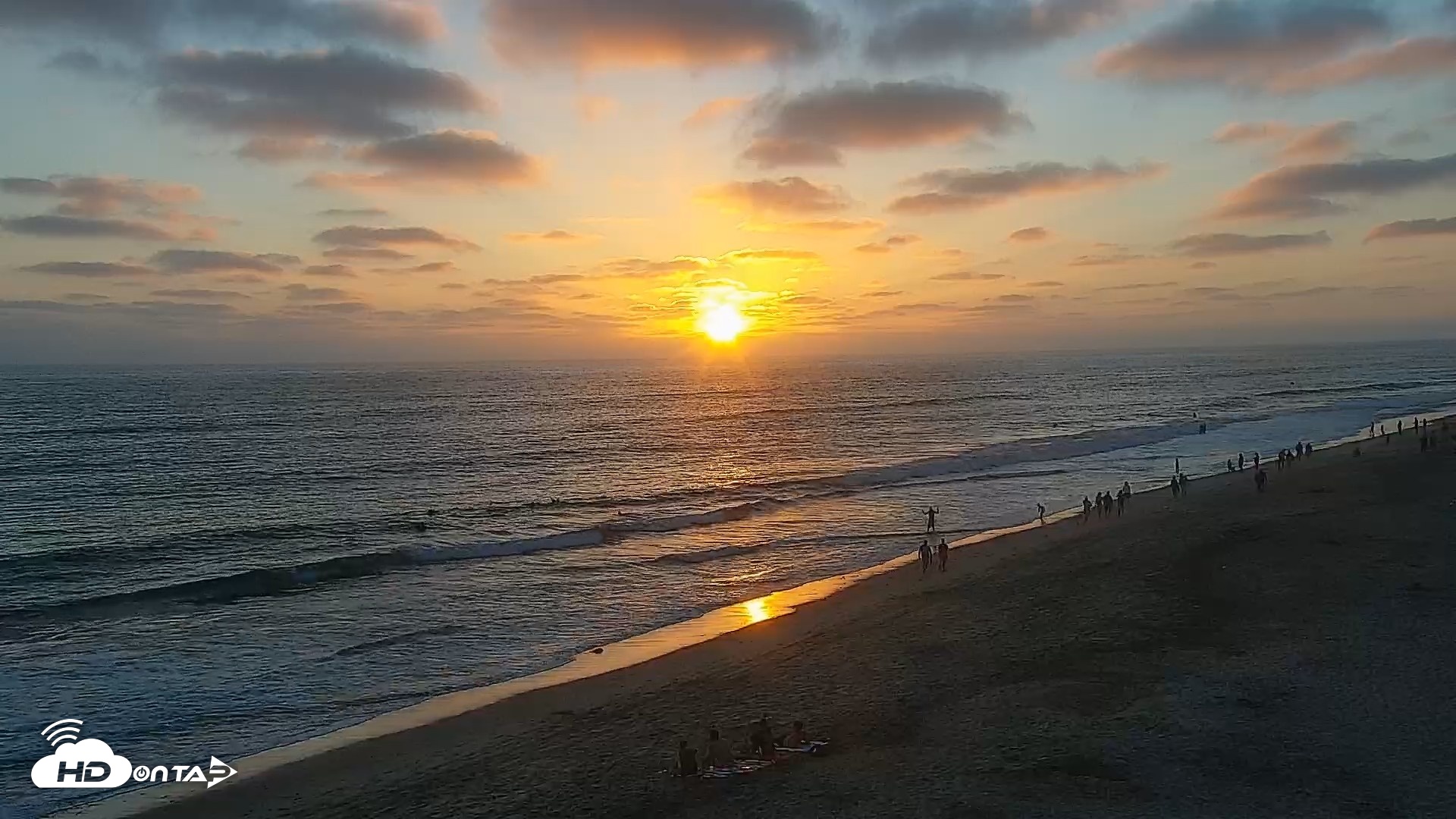 Snapshot of Carlsbad Beach Surf Live Webcam taken Aug 3, 2026, 7:41pm PDT