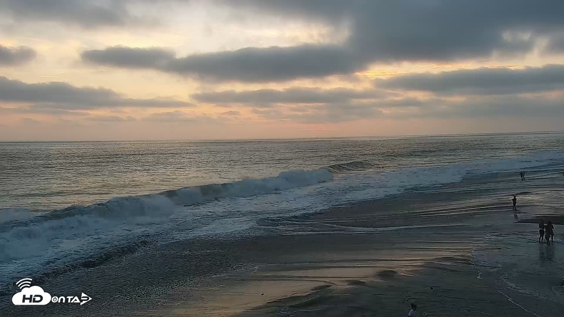Snapshot of Carlsbad Beach Surf Live Webcam taken Jul 26, 2026, 7:57pm PDT