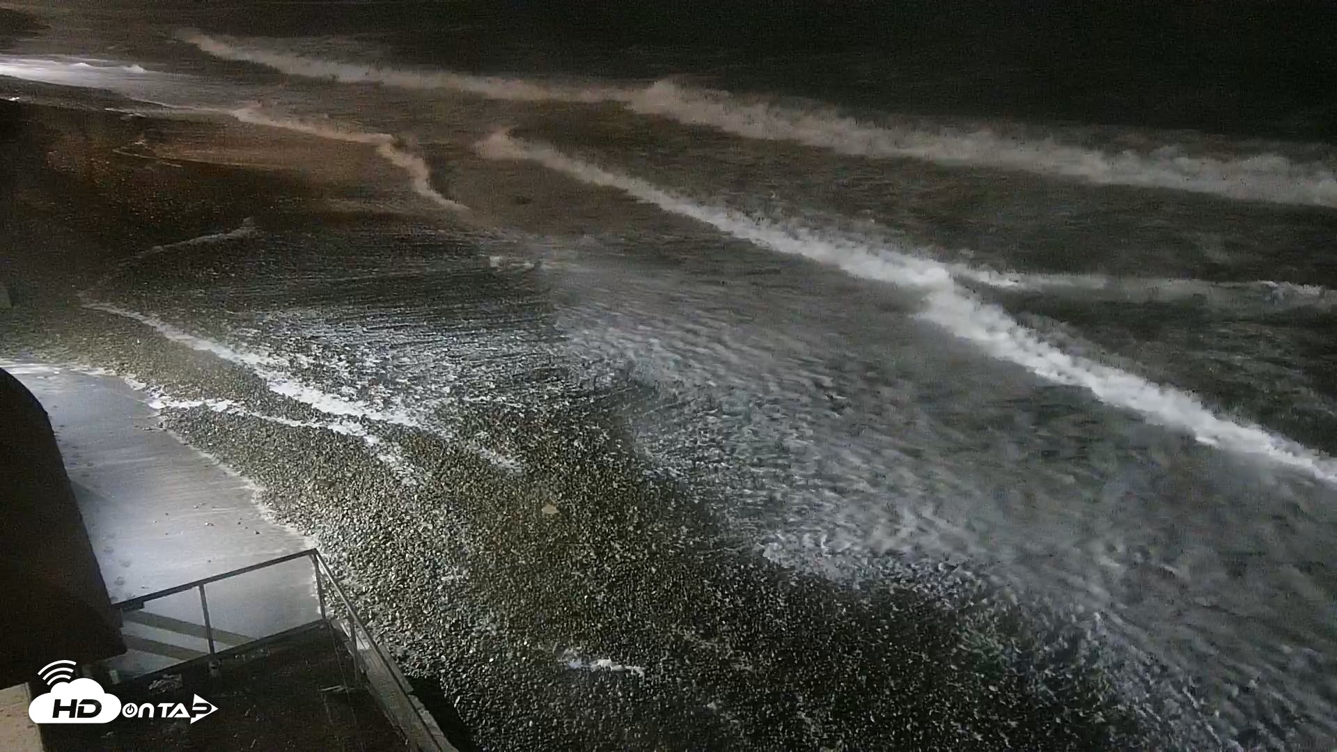 Snapshot of Carlsbad Beach Surf Live Webcam taken Oct 12, 2026, 1:17am PDT