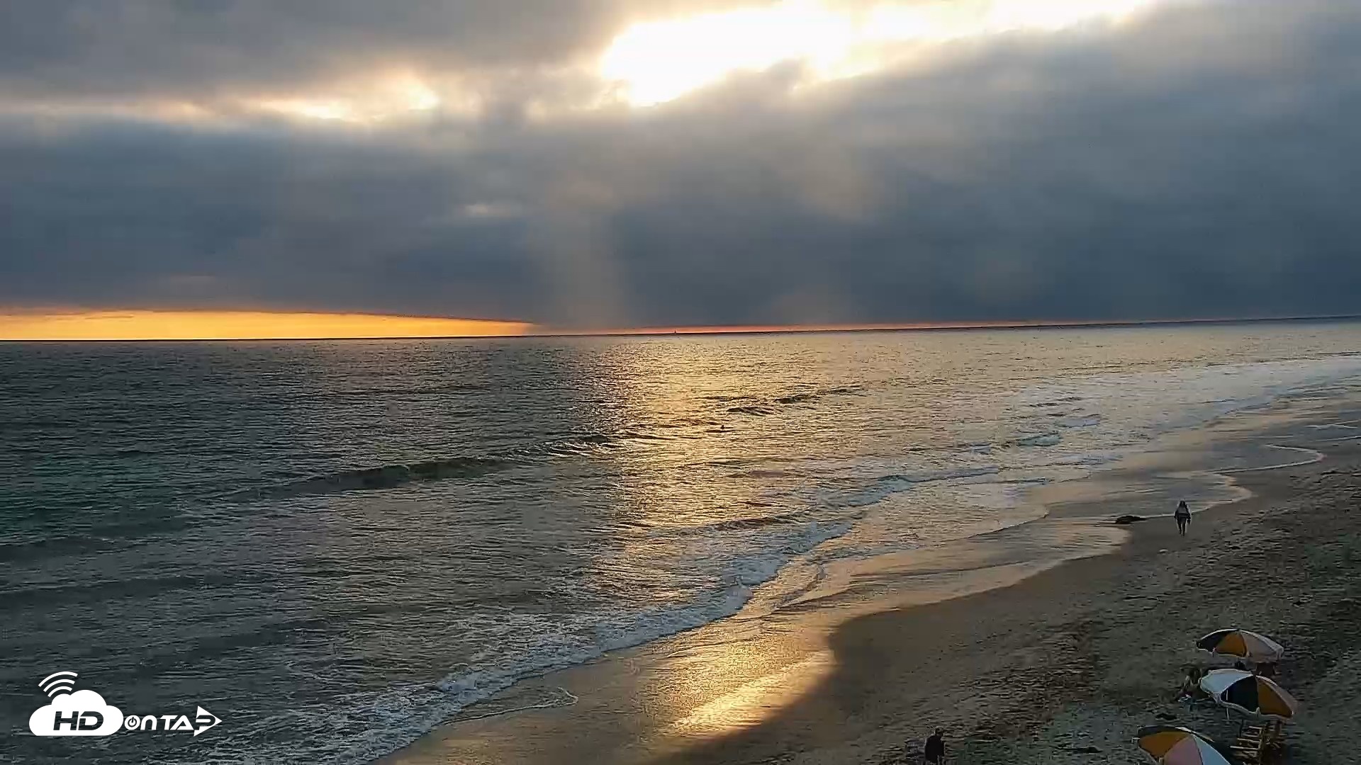Snapshot of Carlsbad Beach Surf Live Webcam taken May 23, 2026, 7:10pm PDT