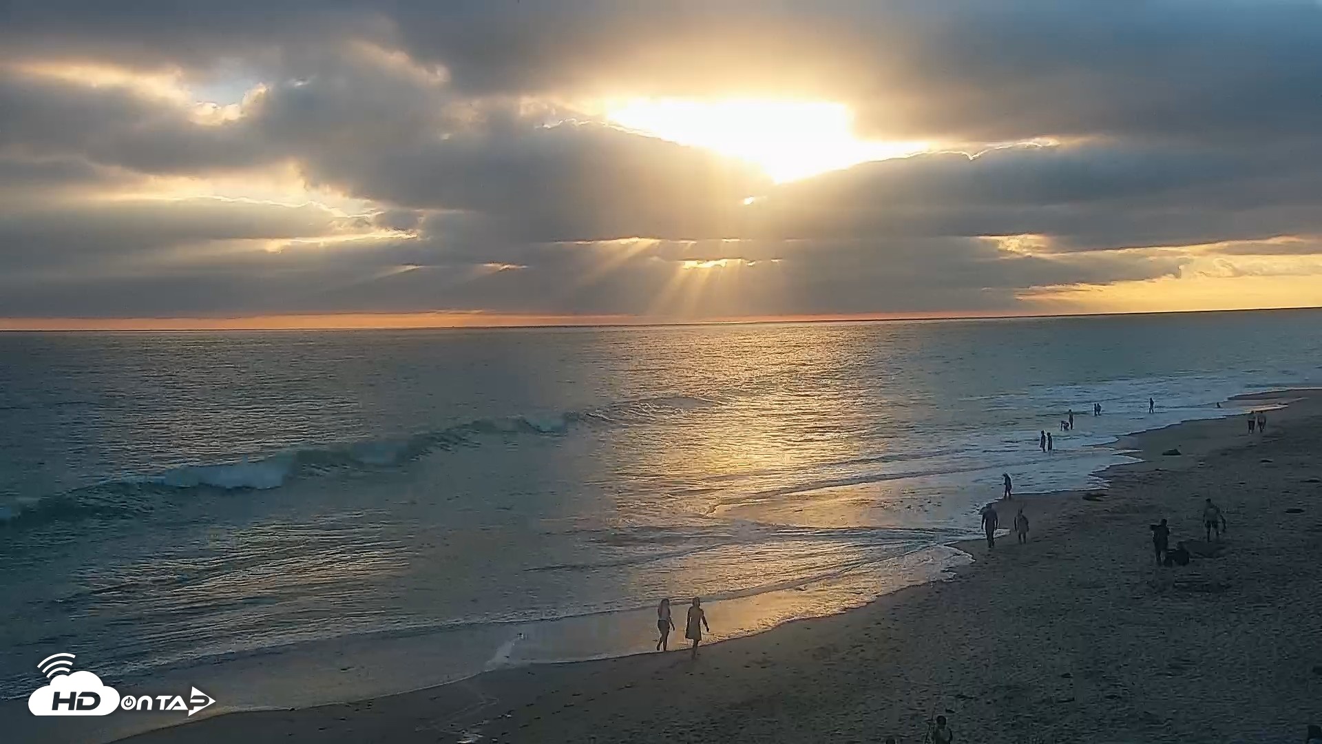 Snapshot of Carlsbad Beach Surf Live Webcam taken Jun 26, 2026, 7:29pm PDT
