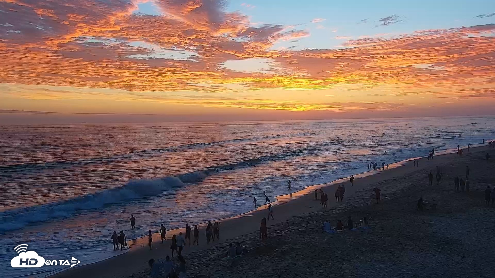 Snapshot of Carlsbad Beach Surf Live Webcam taken Jul 20, 2026, 8:03pm PDT