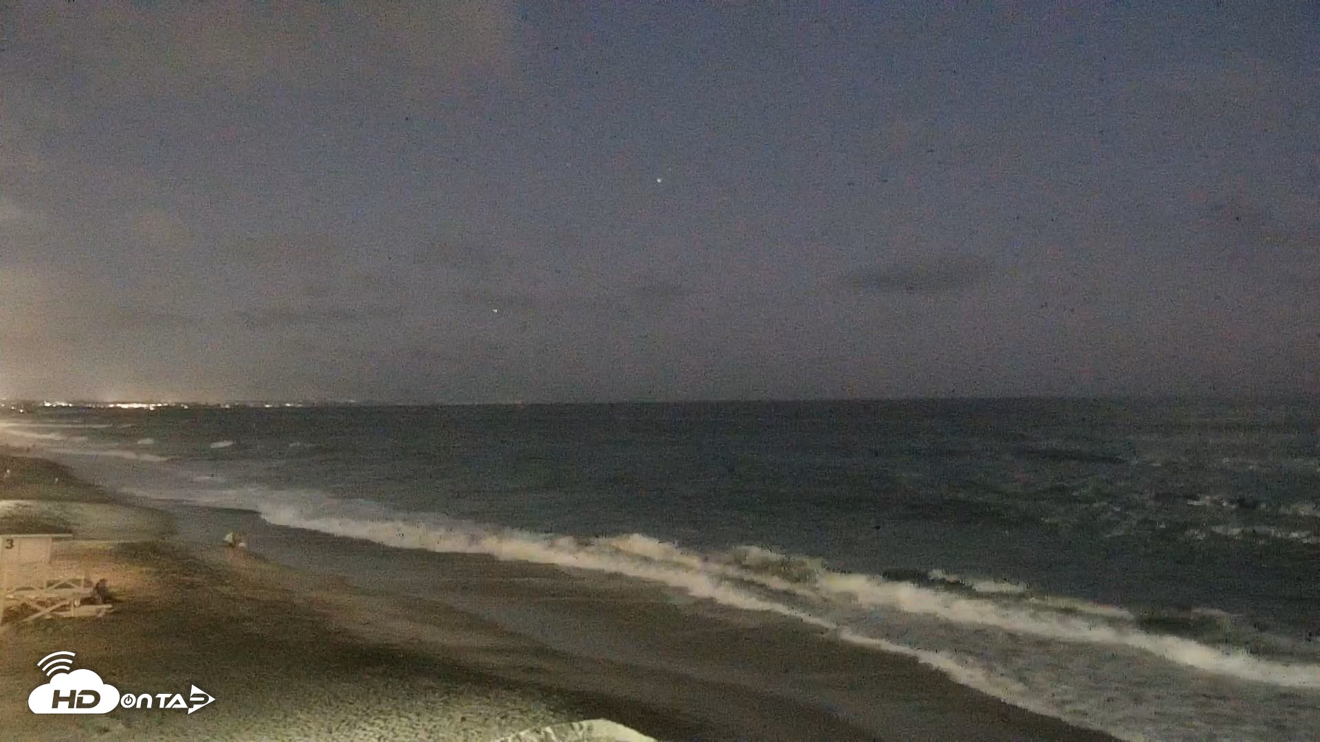 Snapshot of Carlsbad Beach Surf Live Webcam taken Jul 22, 2026, 8:40pm PDT