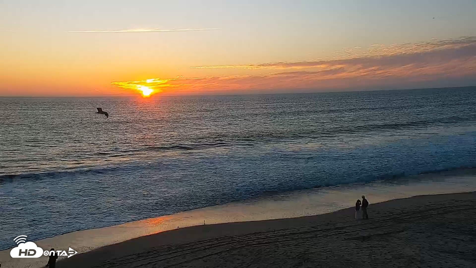 Snapshot of Carlsbad Beach Surf Live Webcam taken Nov 3, 2025, 4:53pm PST