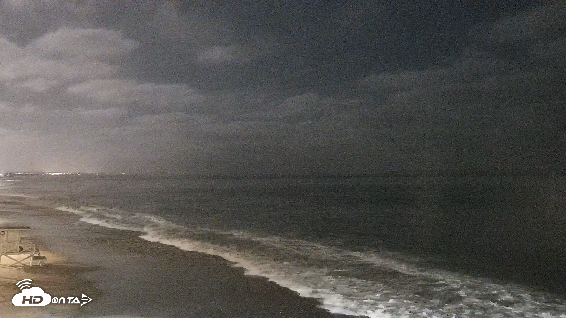 Snapshot of Carlsbad Beach Surf Live Webcam taken Jul 27, 2026, 9:09pm PDT