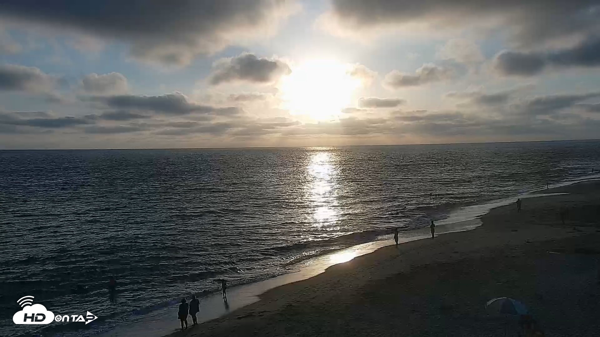 Snapshot of Carlsbad Beach Surf Live Webcam taken Jul 13, 2026, 7:29pm PDT