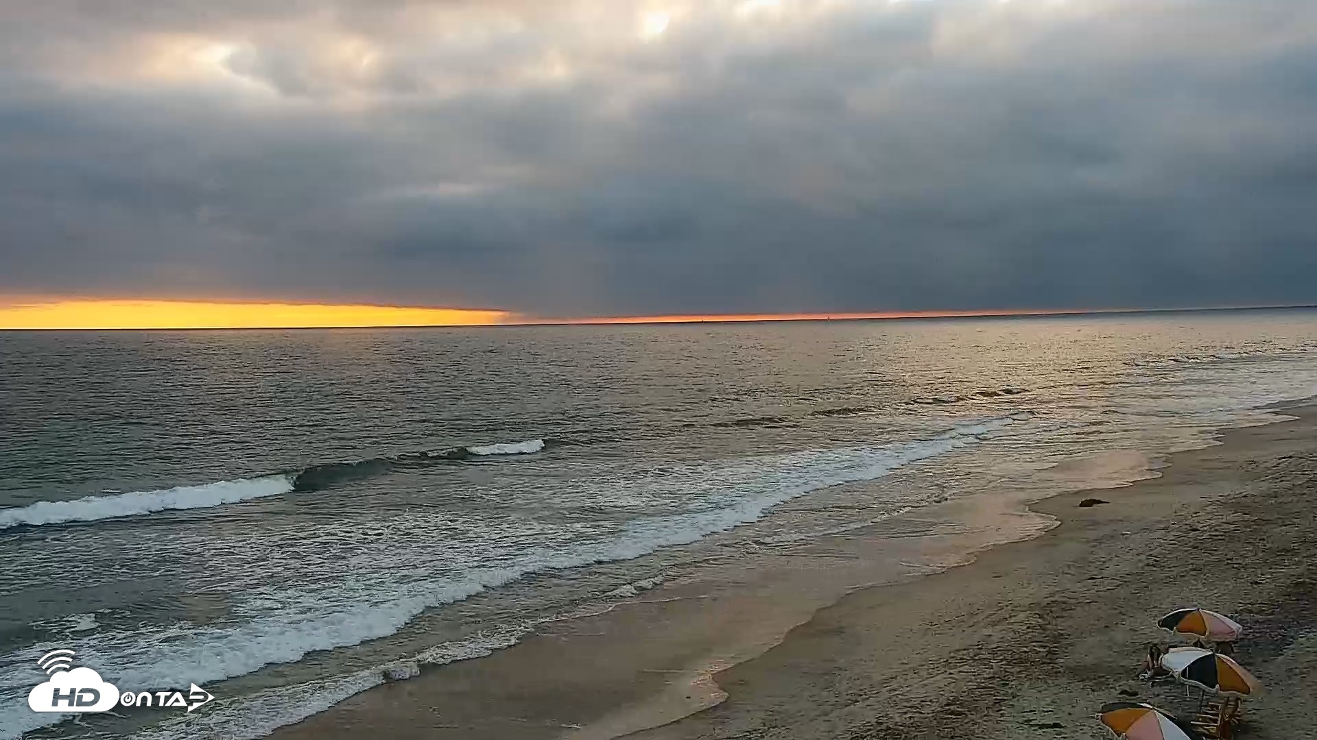 Snapshot of Carlsbad Beach Surf Live Webcam taken May 23, 2026, 7:14pm PDT