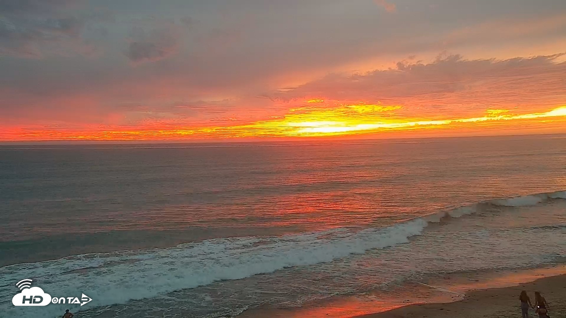 Snapshot of Carlsbad Beach Surf Live Webcam taken Sep 27, 2026, 6:56pm PDT