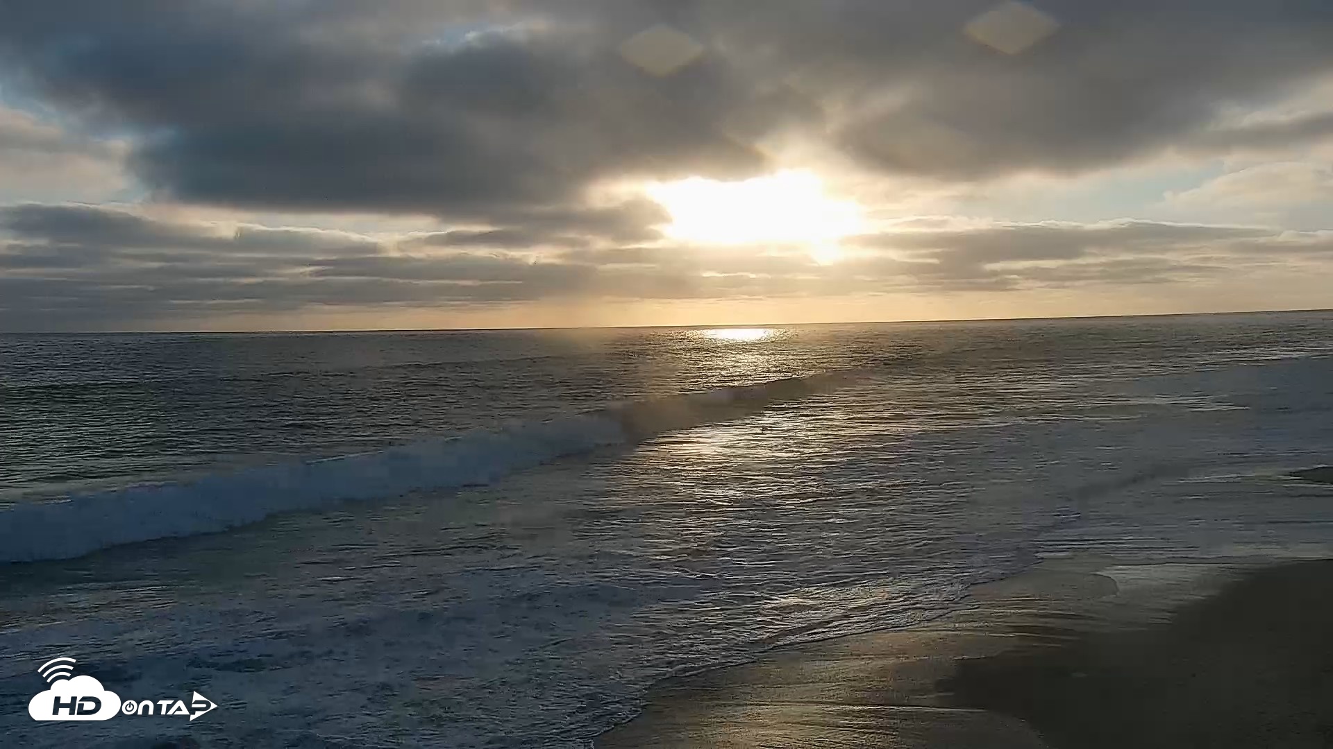 Snapshot of Carlsbad Beach Surf Live Webcam taken Jun 13, 2026, 7:21pm PDT
