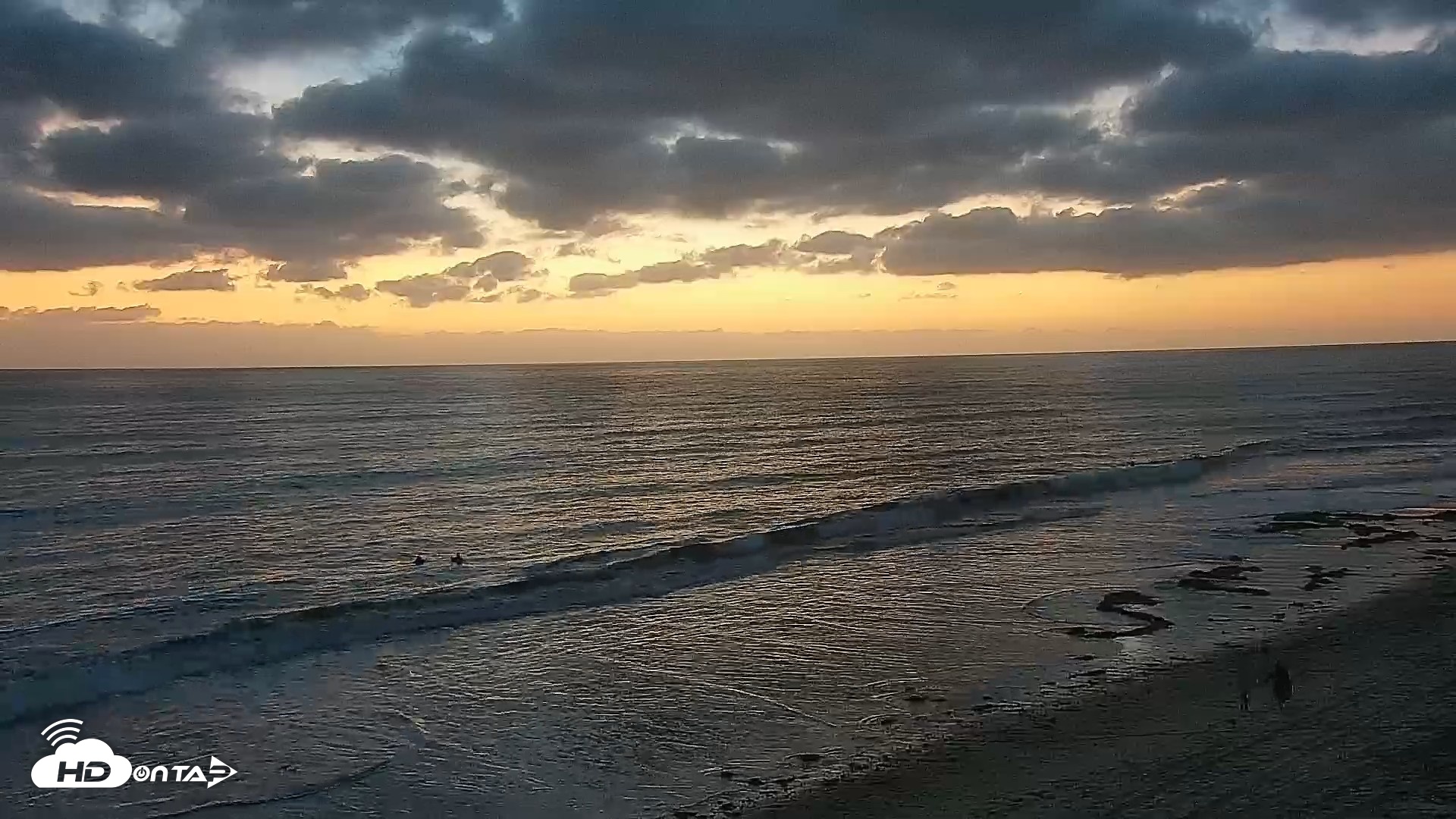 Snapshot of Carlsbad Beach Surf Live Webcam taken Sep 15, 2026, 7:23pm PDT