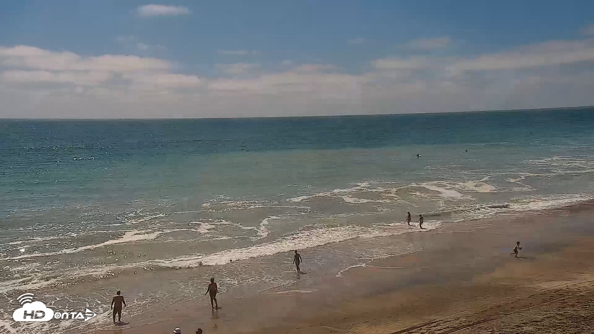 Snapshot of Carlsbad Beach Surf Live Webcam taken Aug 16, 2026, 2:36pm PDT