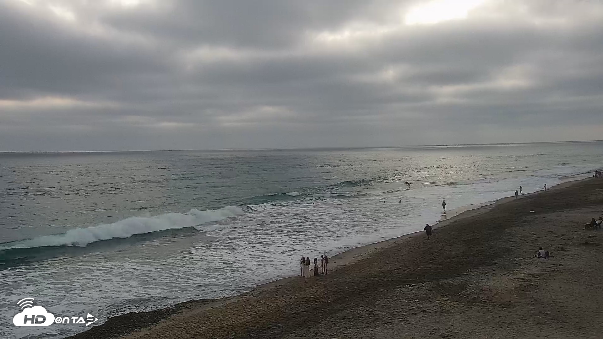 Snapshot of Carlsbad Beach Surf Live Webcam taken Aug 2, 2026, 7:58pm PDT