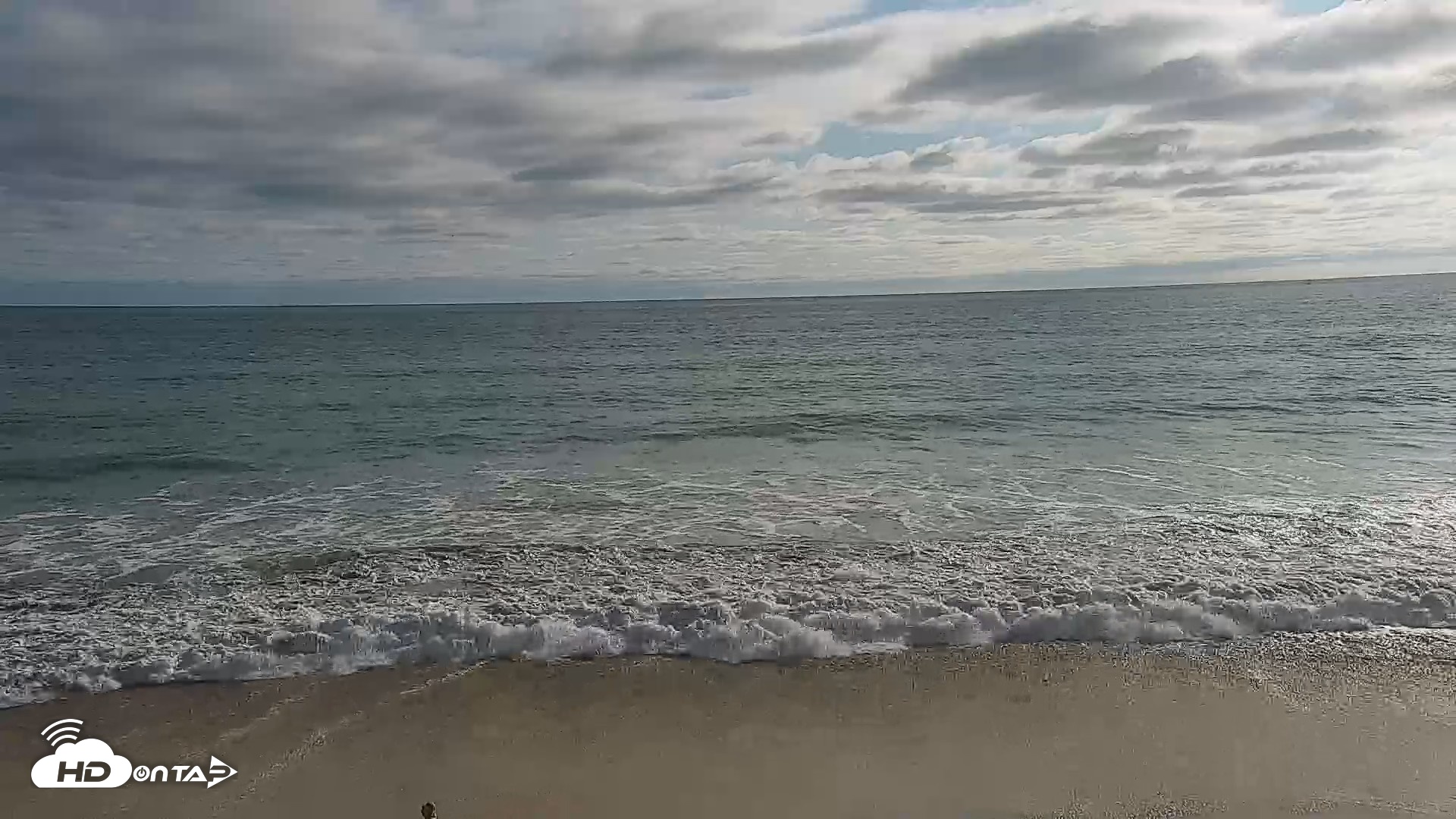 Snapshot of Carlsbad Beach Surf Live Webcam taken Aug 14, 2026, 5:49pm PDT