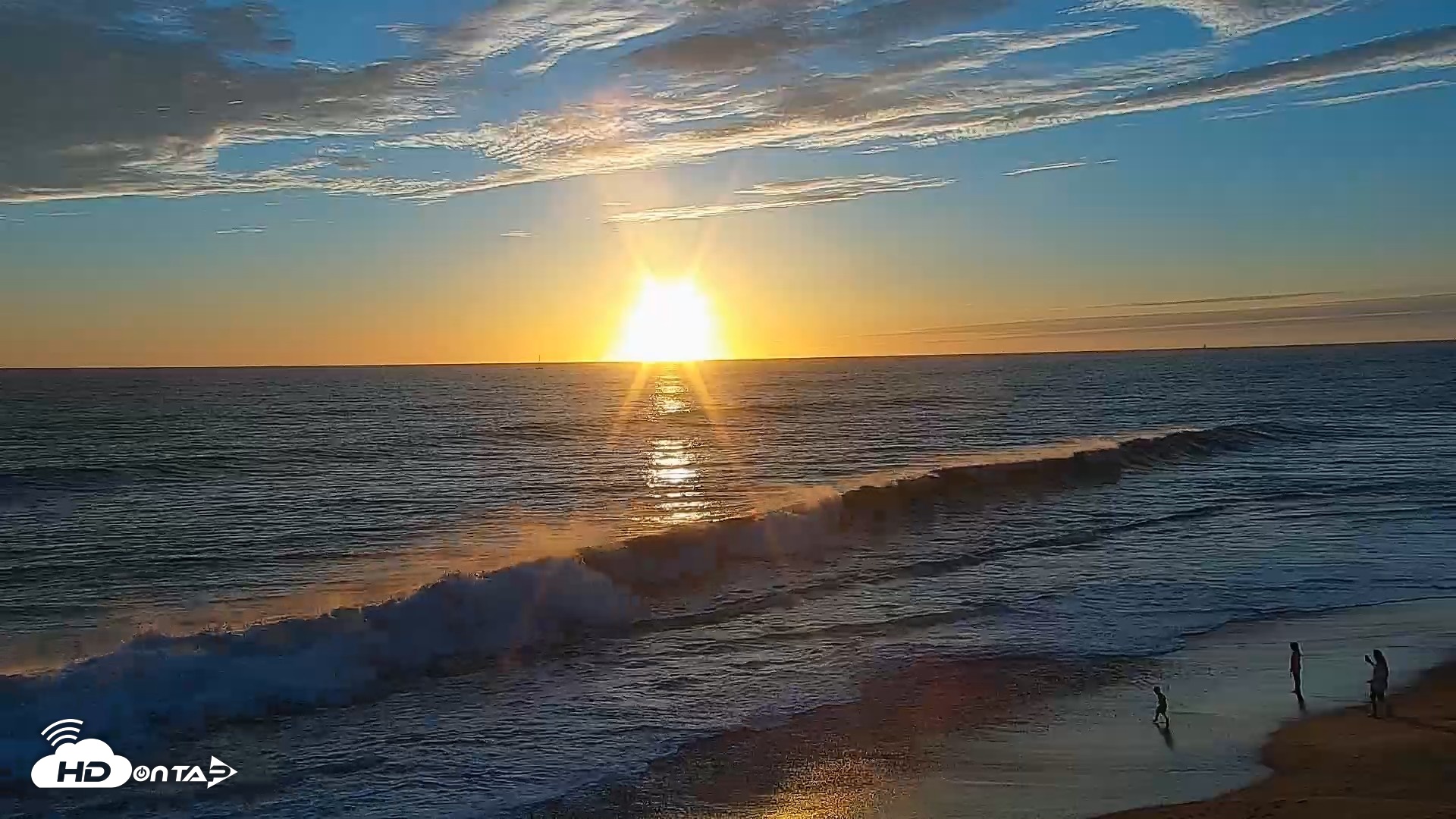 Snapshot of Carlsbad Beach Surf Live Webcam taken Sep 5, 2026, 7:00pm PDT