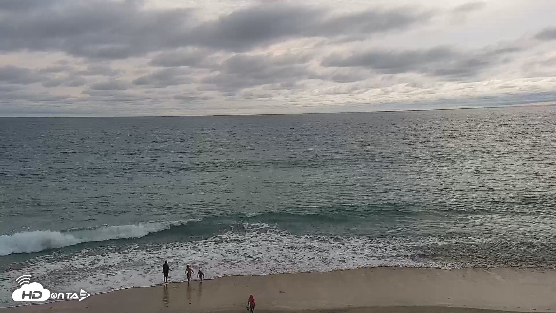 Snapshot of Carlsbad Beach Surf Live Webcam taken Aug 13, 2026, 5:45pm PDT
