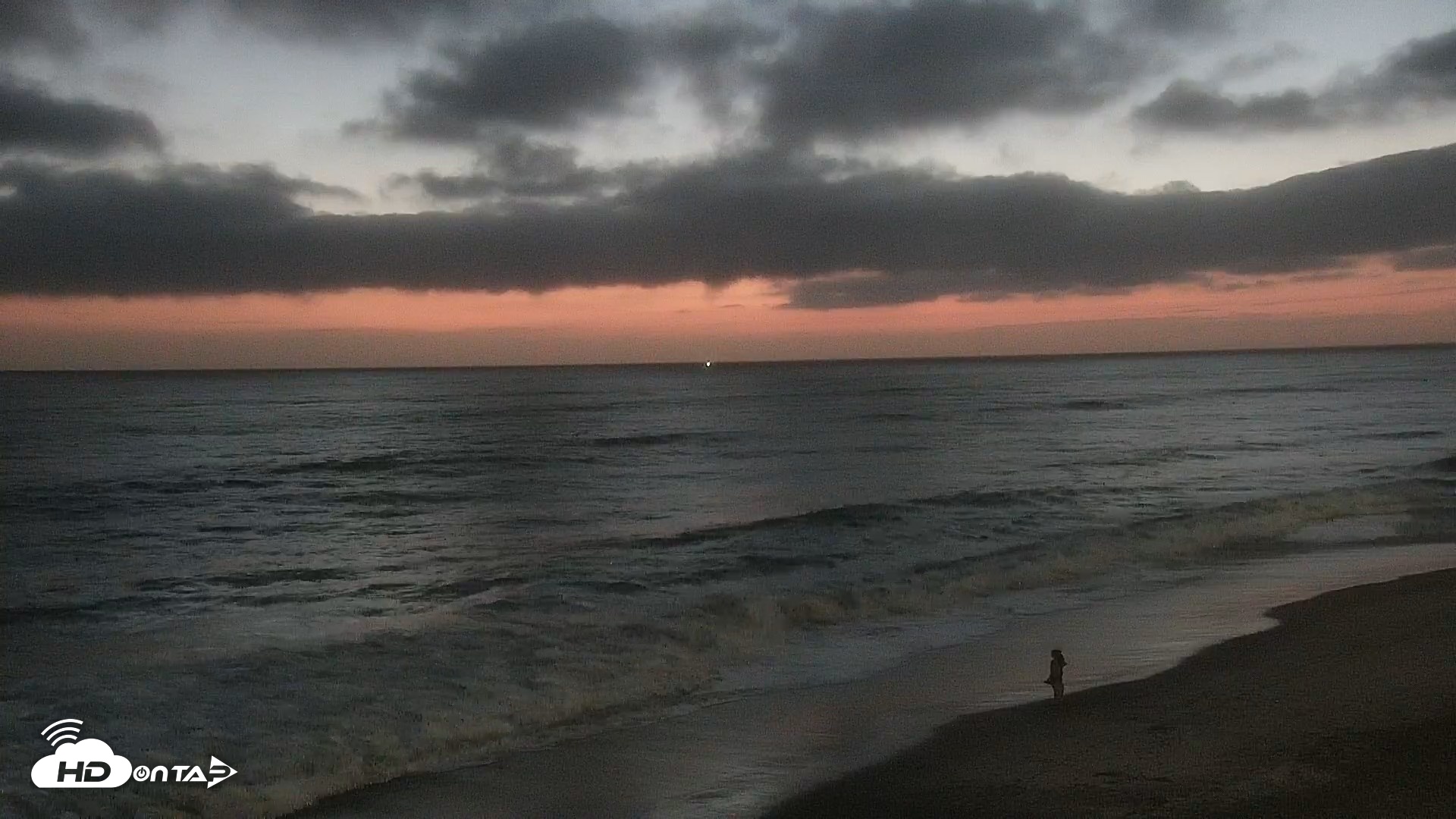Snapshot of Carlsbad Beach Surf Live Webcam taken Aug 29, 2026, 7:55pm PDT