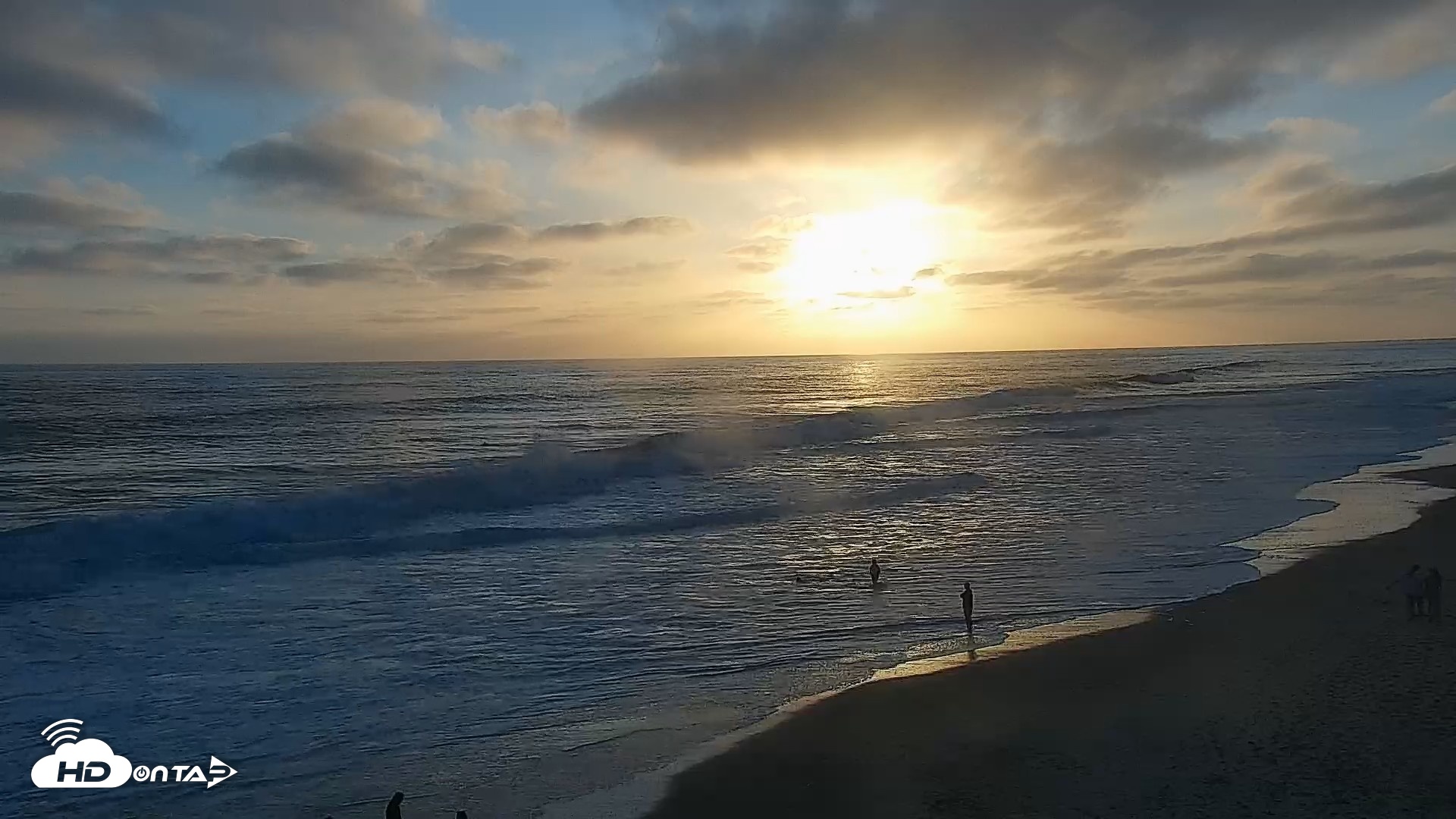 Snapshot of Carlsbad Beach Surf Live Webcam taken Jun 9, 2026, 7:41pm PDT