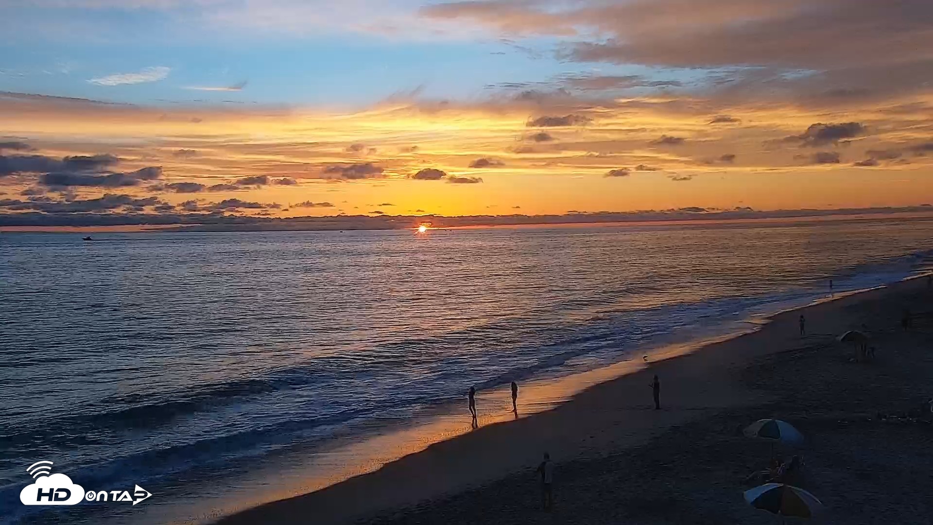 Snapshot of Carlsbad Beach Surf Live Webcam taken Aug 13, 2026, 7:40pm PDT